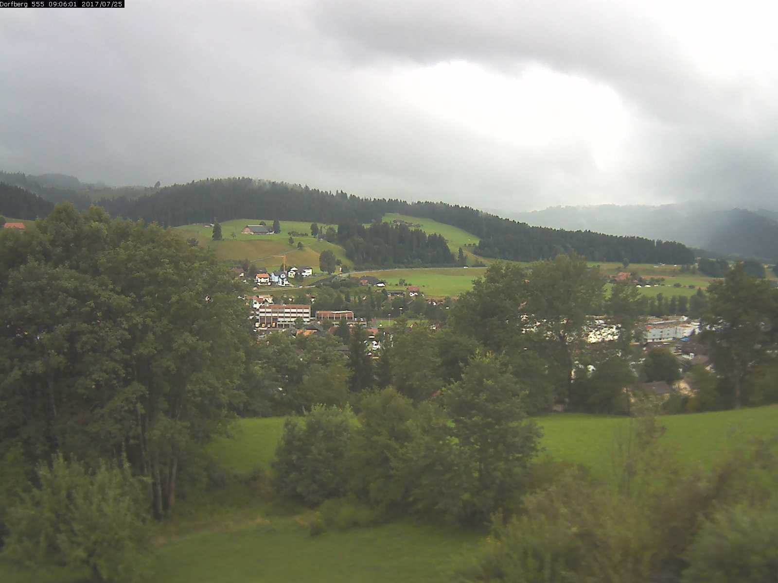 Webcam-Bild: Aussicht vom Dorfberg in Langnau 20170725-090601