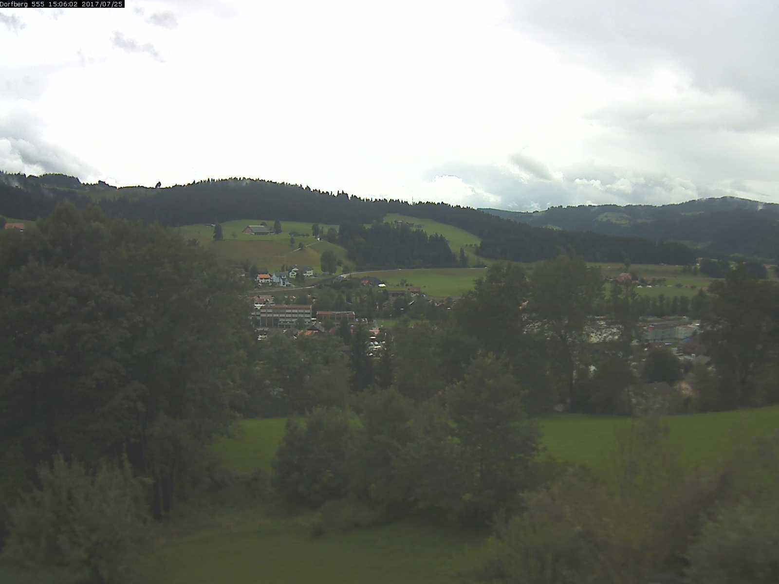 Webcam-Bild: Aussicht vom Dorfberg in Langnau 20170725-150601