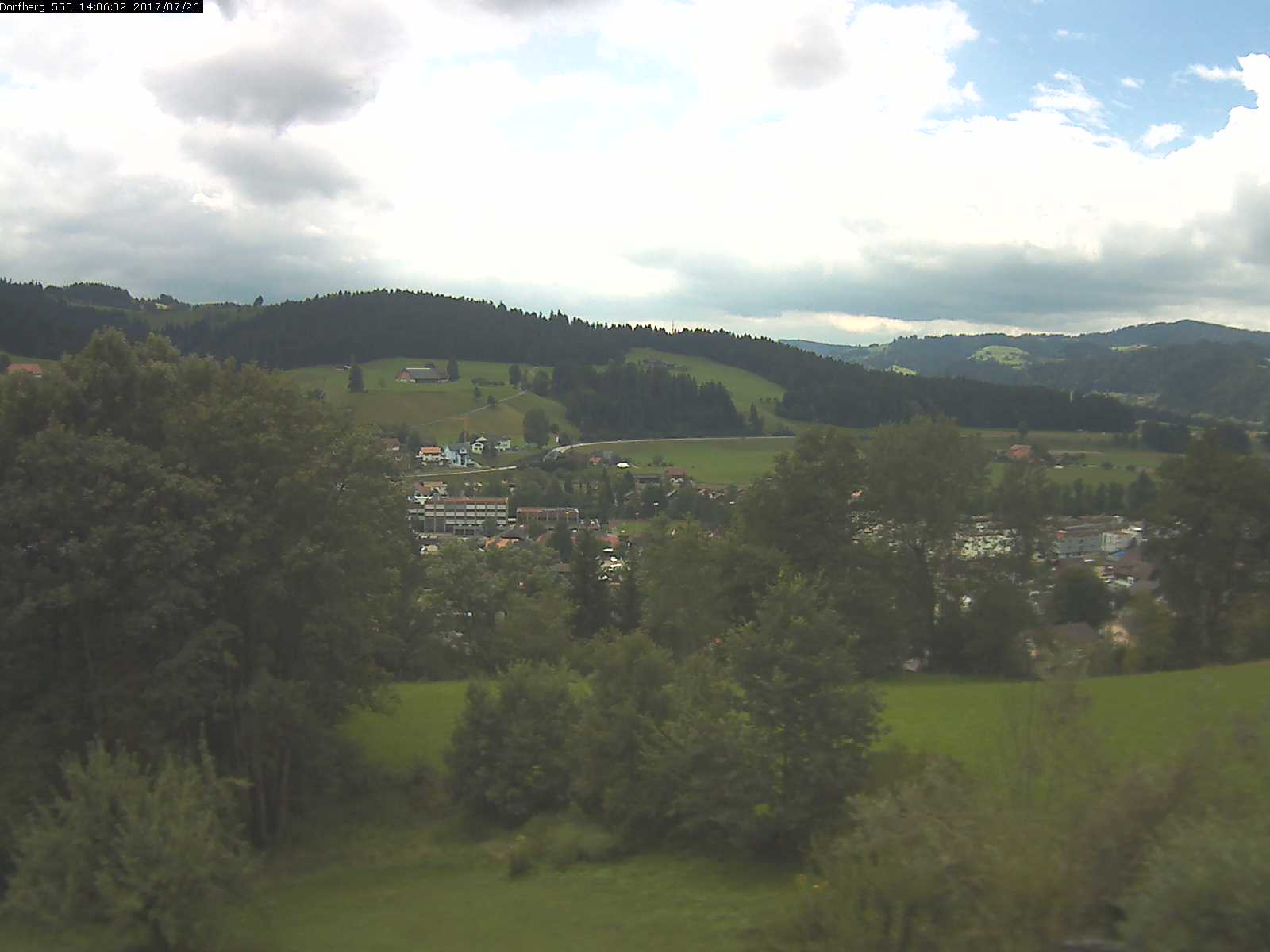 Webcam-Bild: Aussicht vom Dorfberg in Langnau 20170726-140601