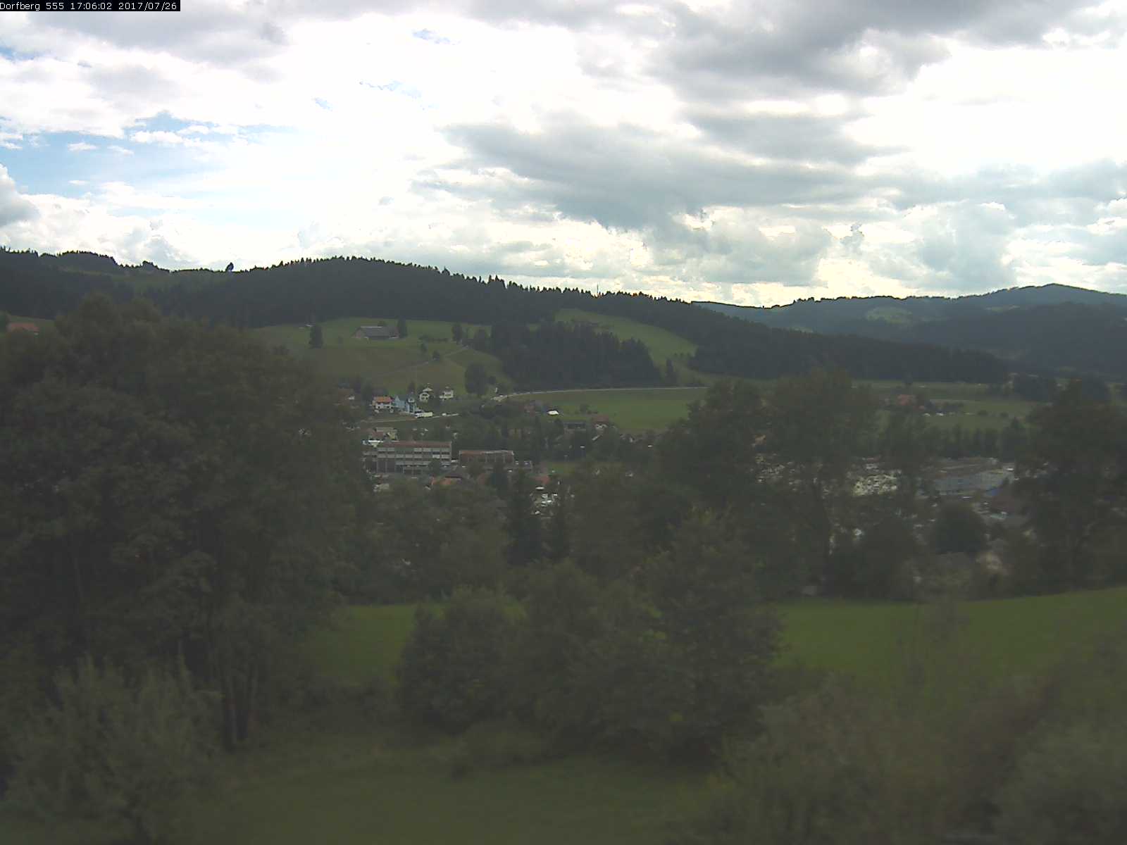Webcam-Bild: Aussicht vom Dorfberg in Langnau 20170726-170602