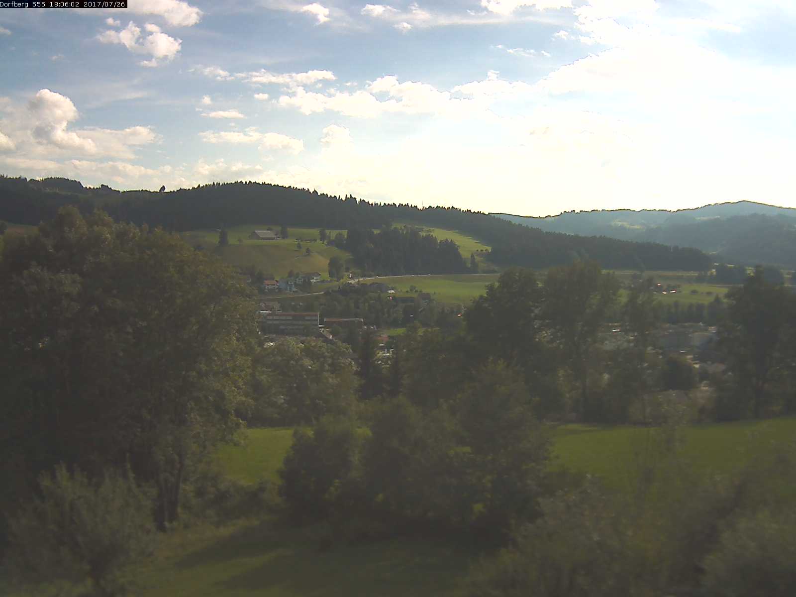 Webcam-Bild: Aussicht vom Dorfberg in Langnau 20170726-180601