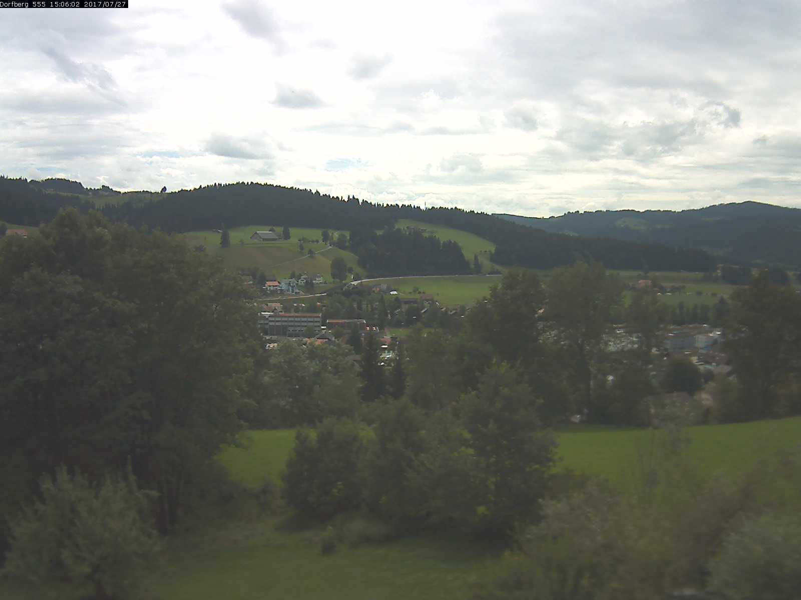 Webcam-Bild: Aussicht vom Dorfberg in Langnau 20170727-150601