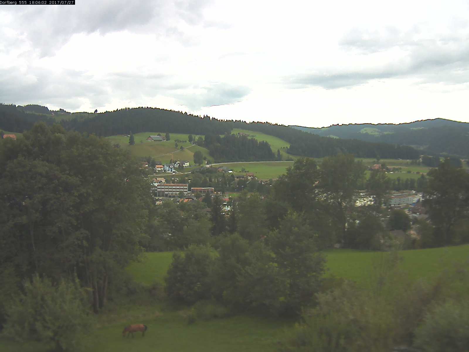 Webcam-Bild: Aussicht vom Dorfberg in Langnau 20170727-180601