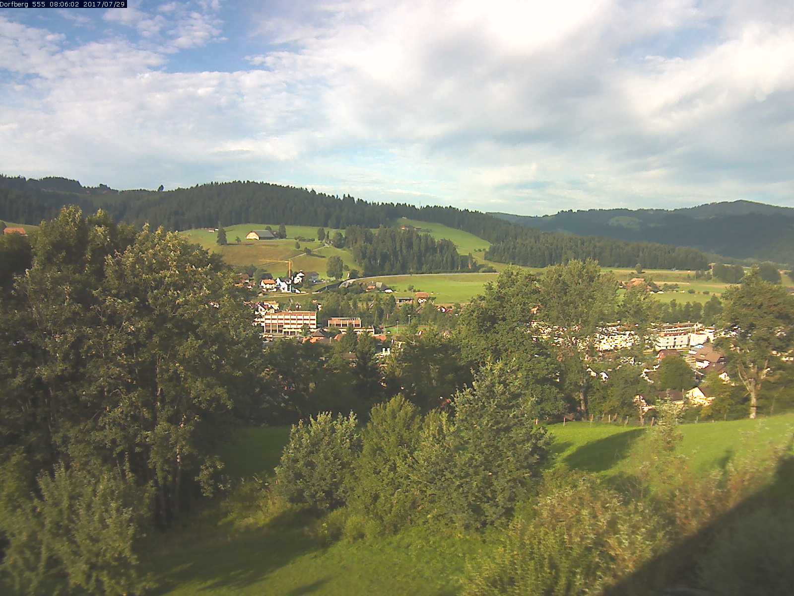 Webcam-Bild: Aussicht vom Dorfberg in Langnau 20170729-080601