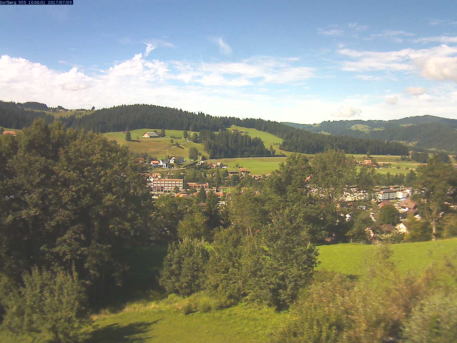 Webcam-Bild: Aussicht vom Dorfberg in Langnau 20170729-100601