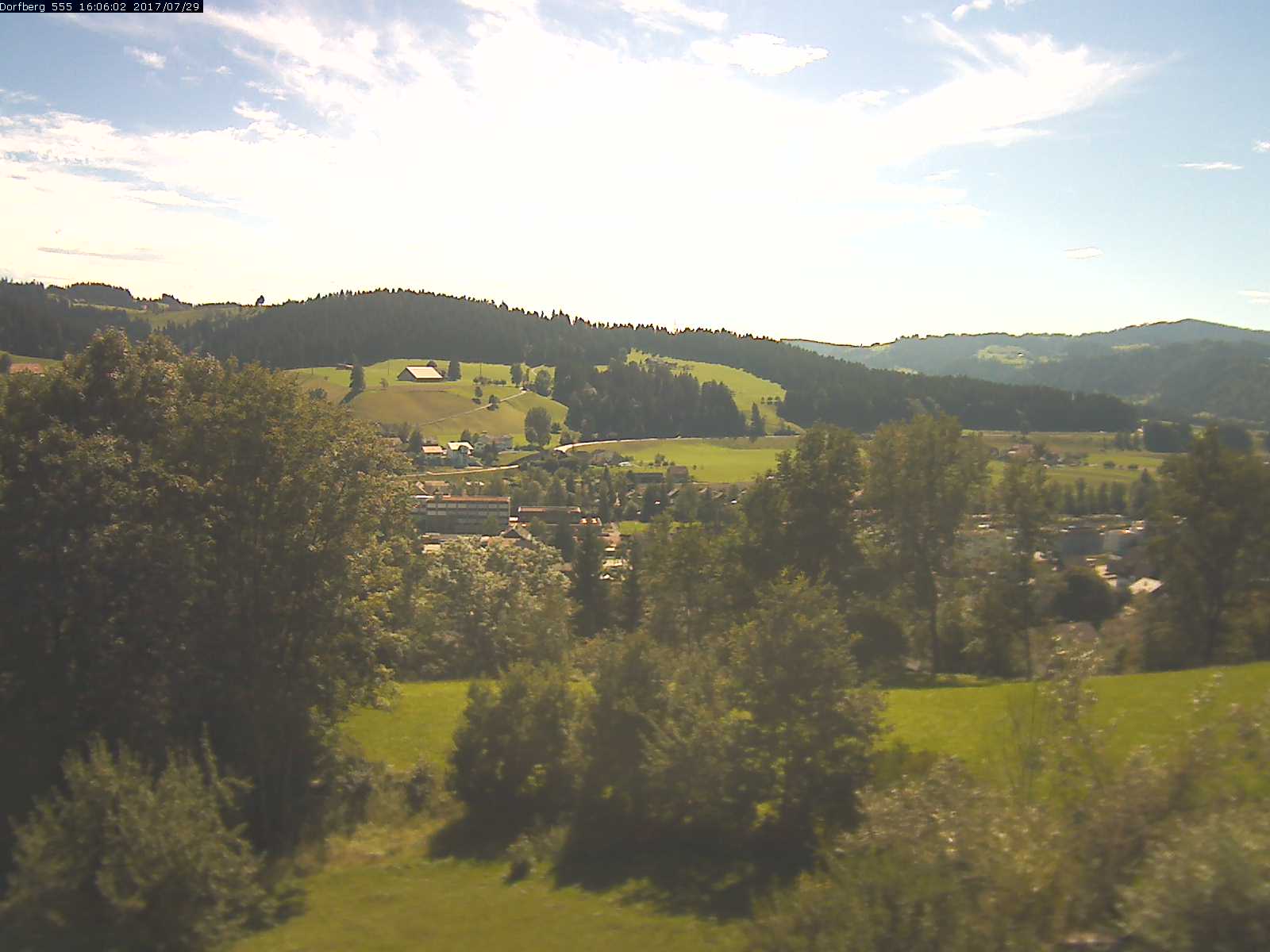 Webcam-Bild: Aussicht vom Dorfberg in Langnau 20170729-160601