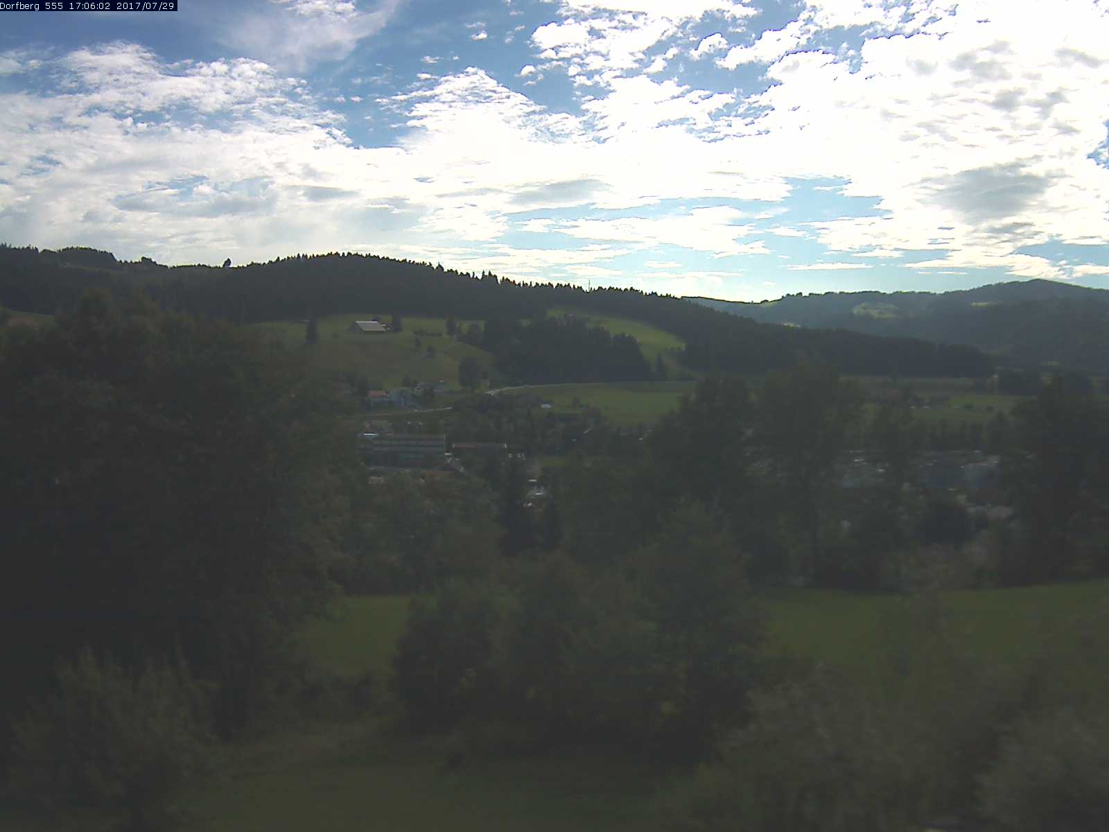Webcam-Bild: Aussicht vom Dorfberg in Langnau 20170729-170601
