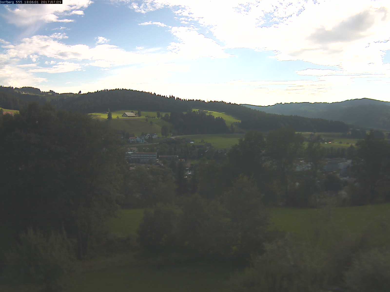 Webcam-Bild: Aussicht vom Dorfberg in Langnau 20170729-180601