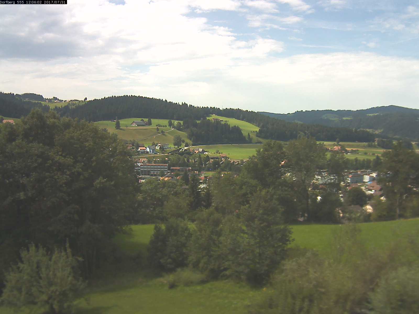 Webcam-Bild: Aussicht vom Dorfberg in Langnau 20170731-120601