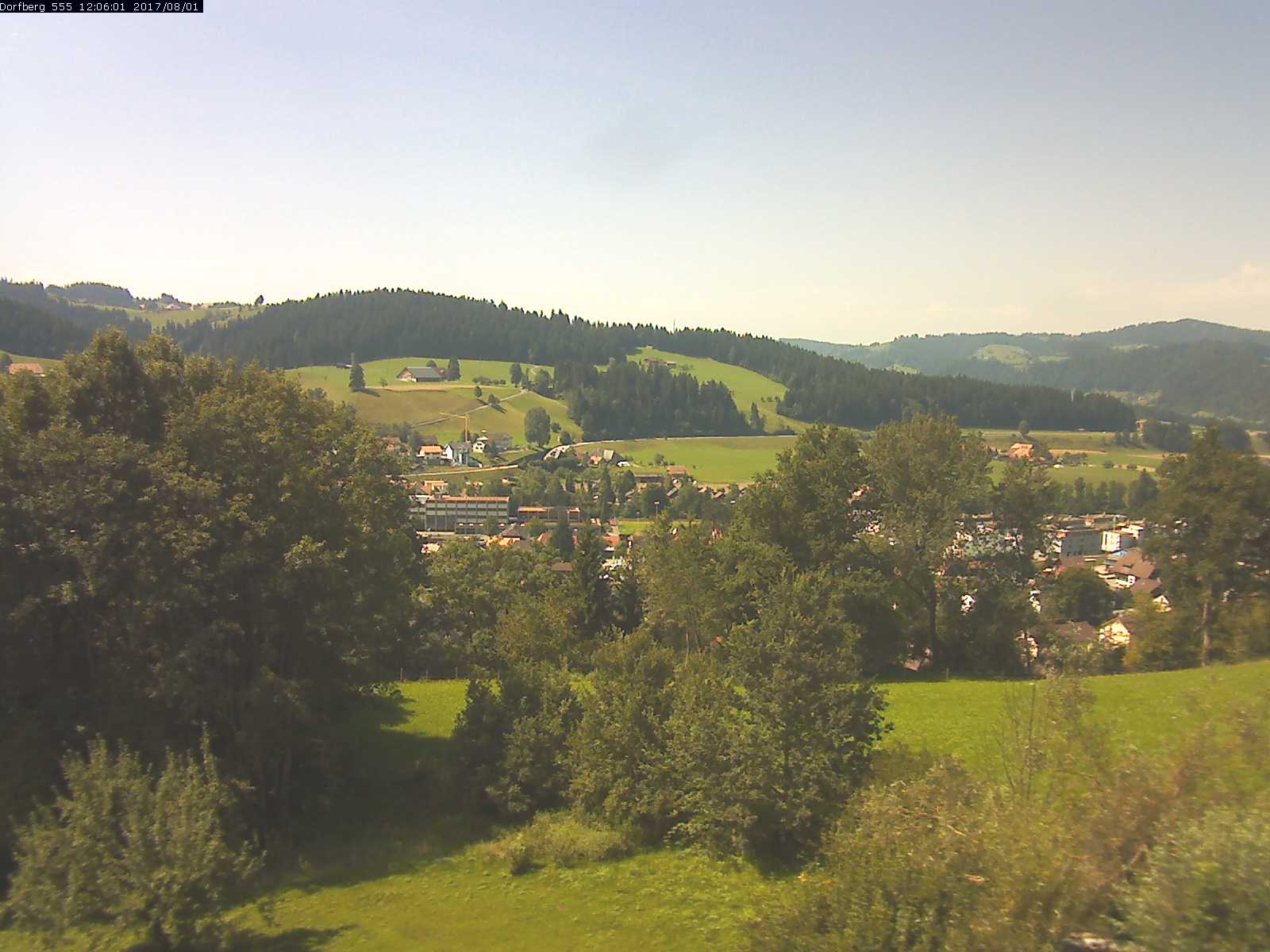 Webcam-Bild: Aussicht vom Dorfberg in Langnau 20170801-120601