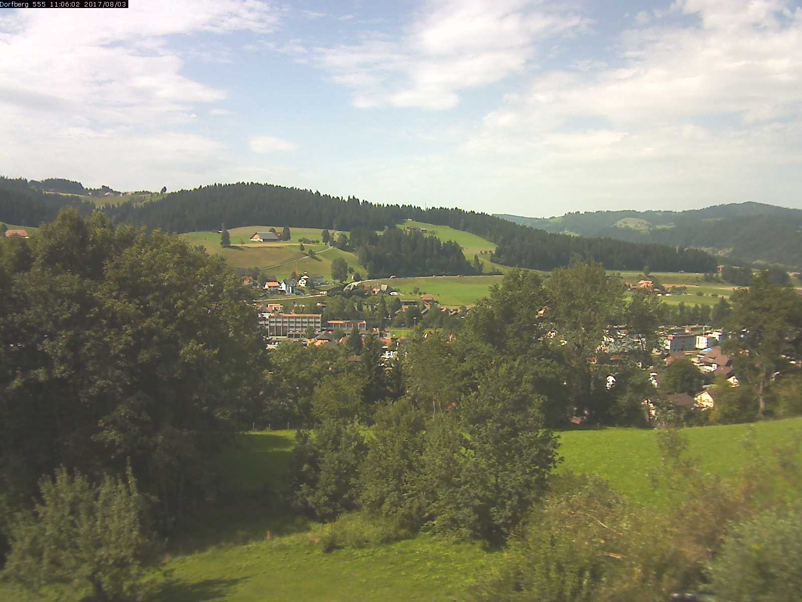 Webcam-Bild: Aussicht vom Dorfberg in Langnau 20170803-110601