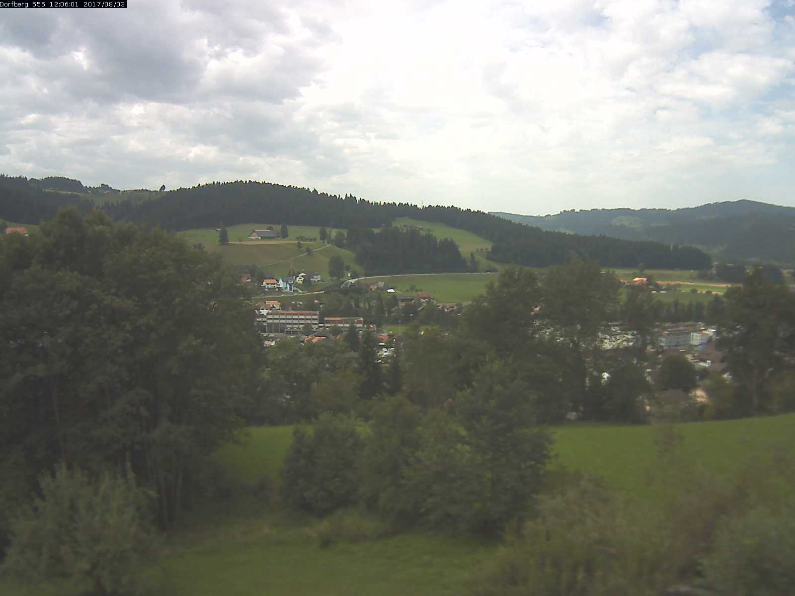 Webcam-Bild: Aussicht vom Dorfberg in Langnau 20170803-120601
