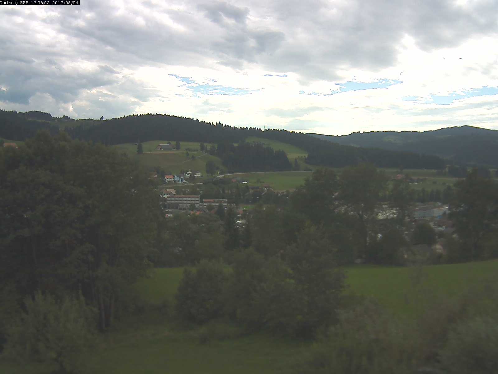 Webcam-Bild: Aussicht vom Dorfberg in Langnau 20170804-170602