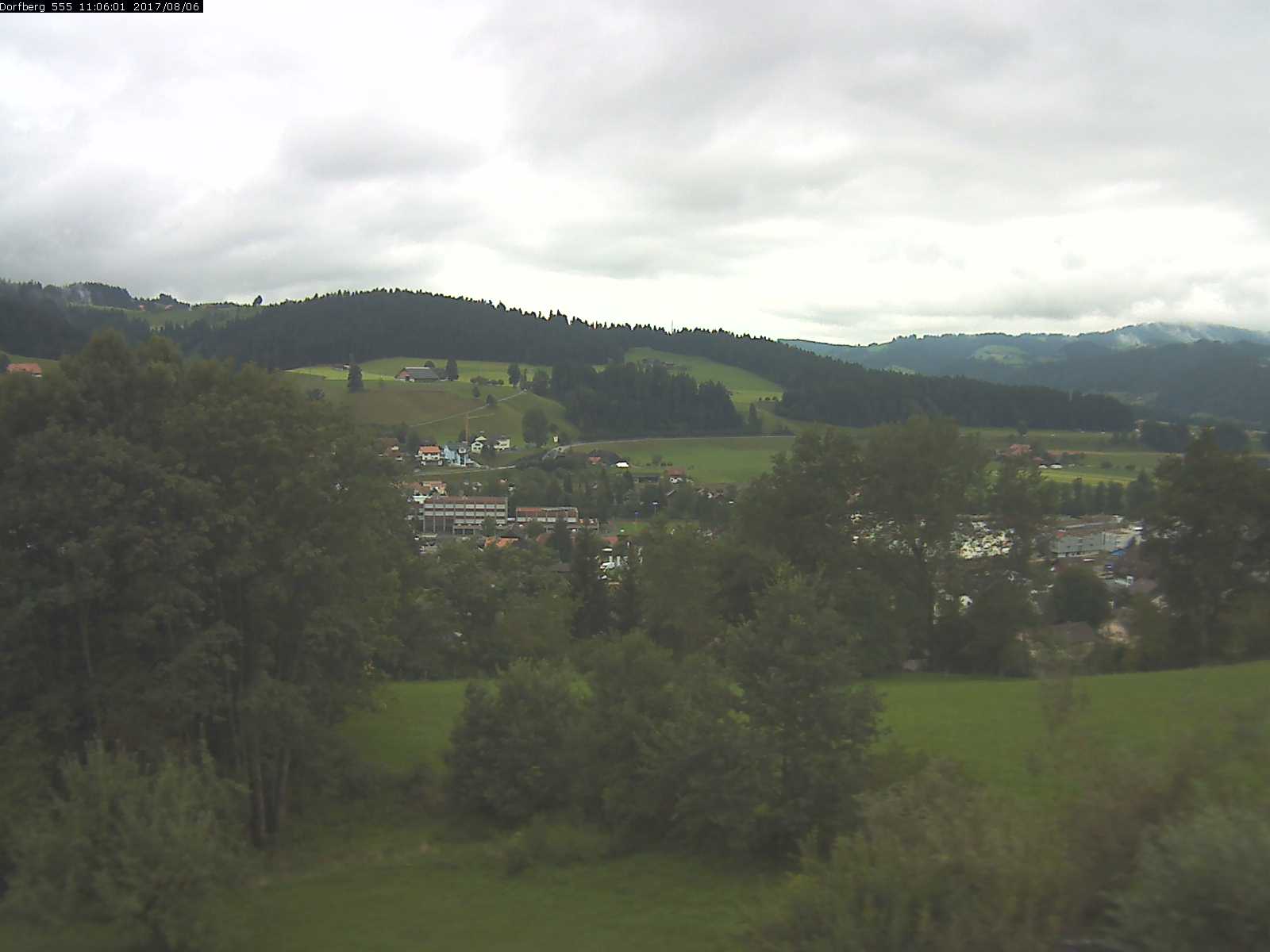 Webcam-Bild: Aussicht vom Dorfberg in Langnau 20170806-110601