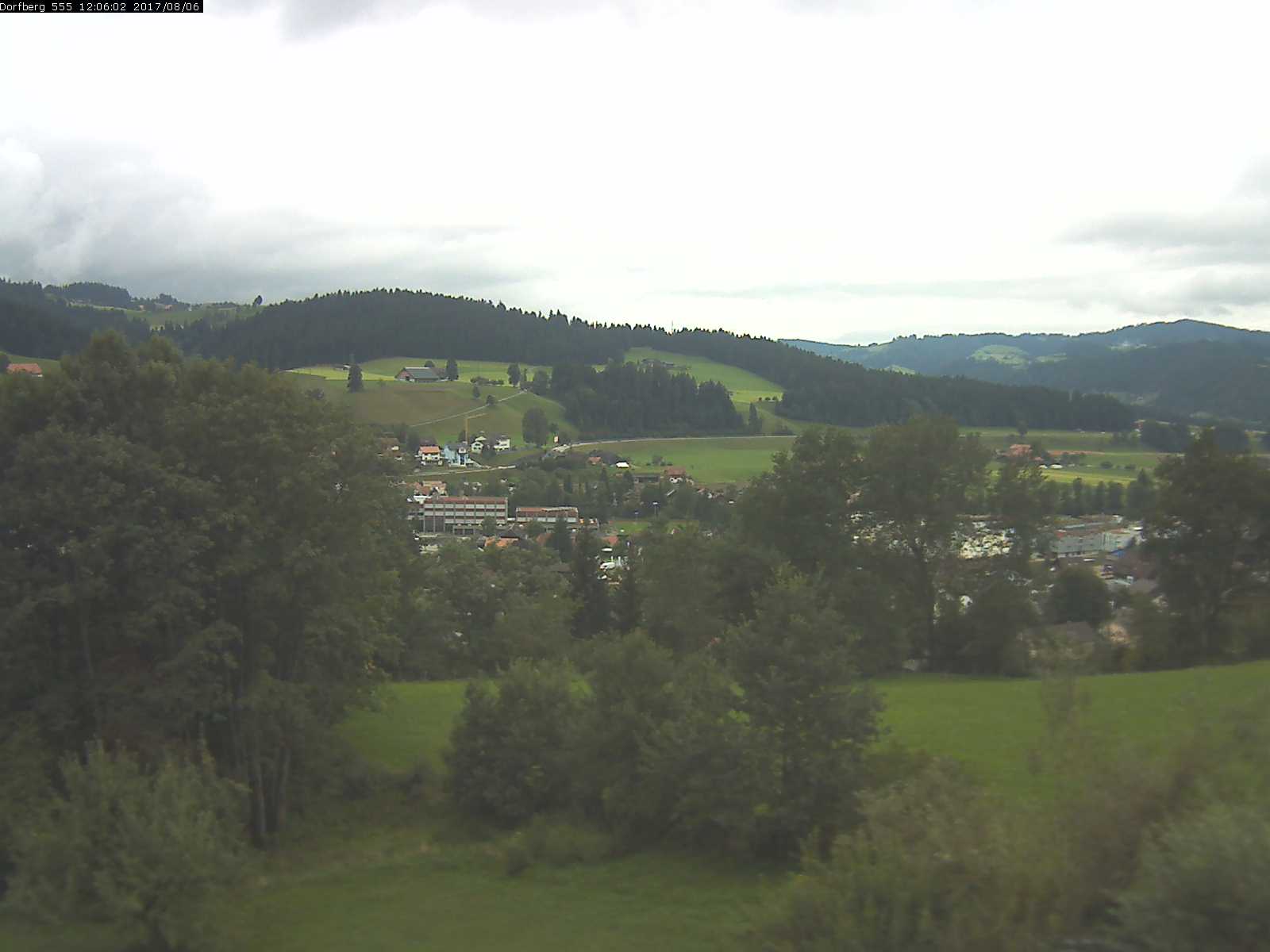 Webcam-Bild: Aussicht vom Dorfberg in Langnau 20170806-120601