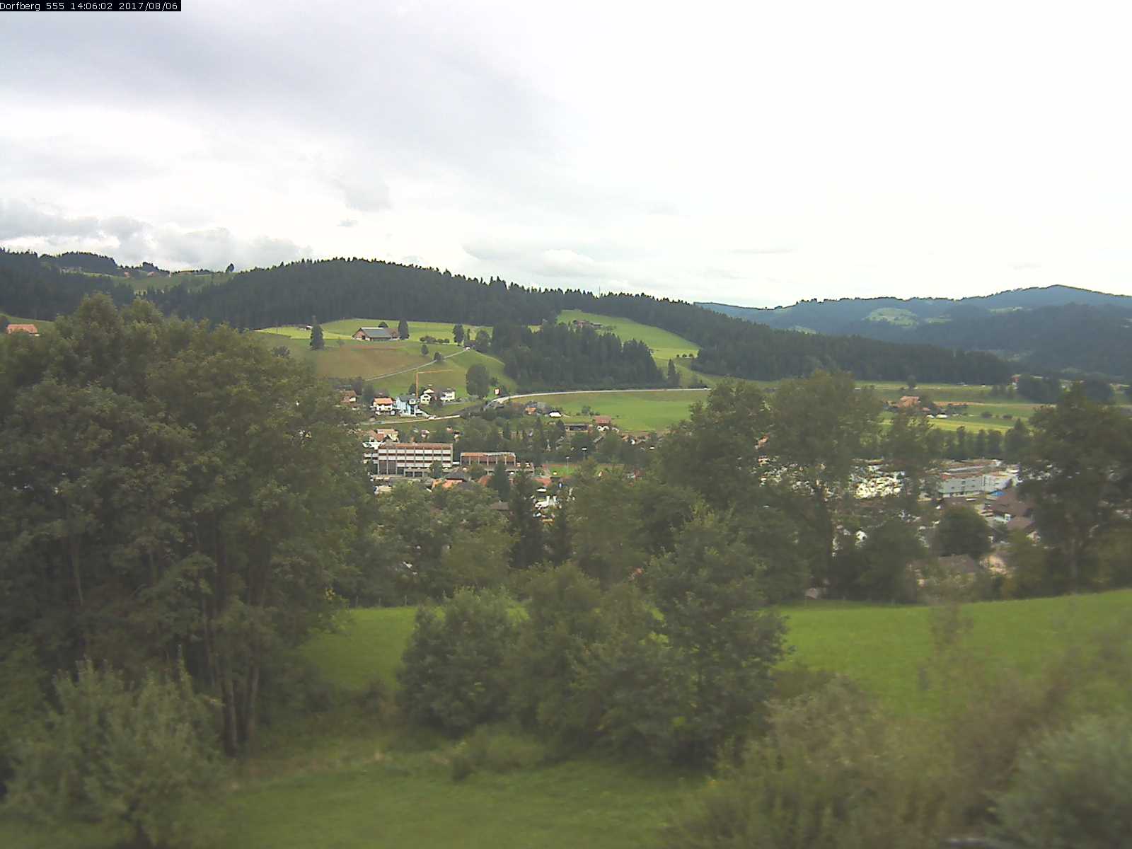 Webcam-Bild: Aussicht vom Dorfberg in Langnau 20170806-140601