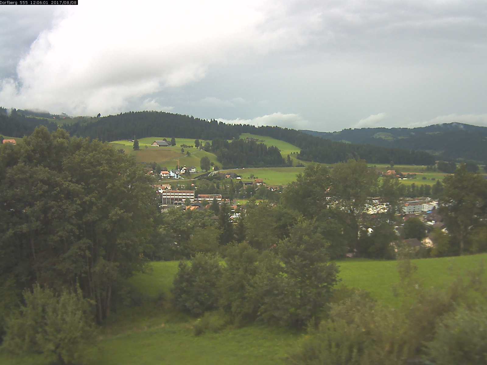 Webcam-Bild: Aussicht vom Dorfberg in Langnau 20170808-120601