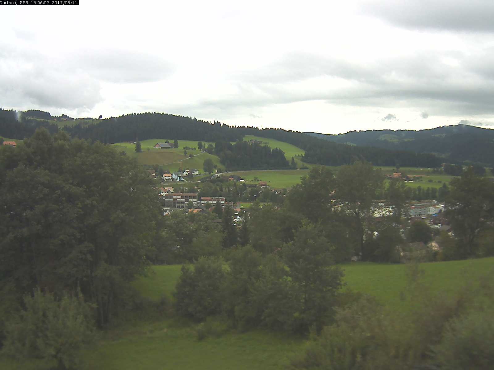 Webcam-Bild: Aussicht vom Dorfberg in Langnau 20170811-160601