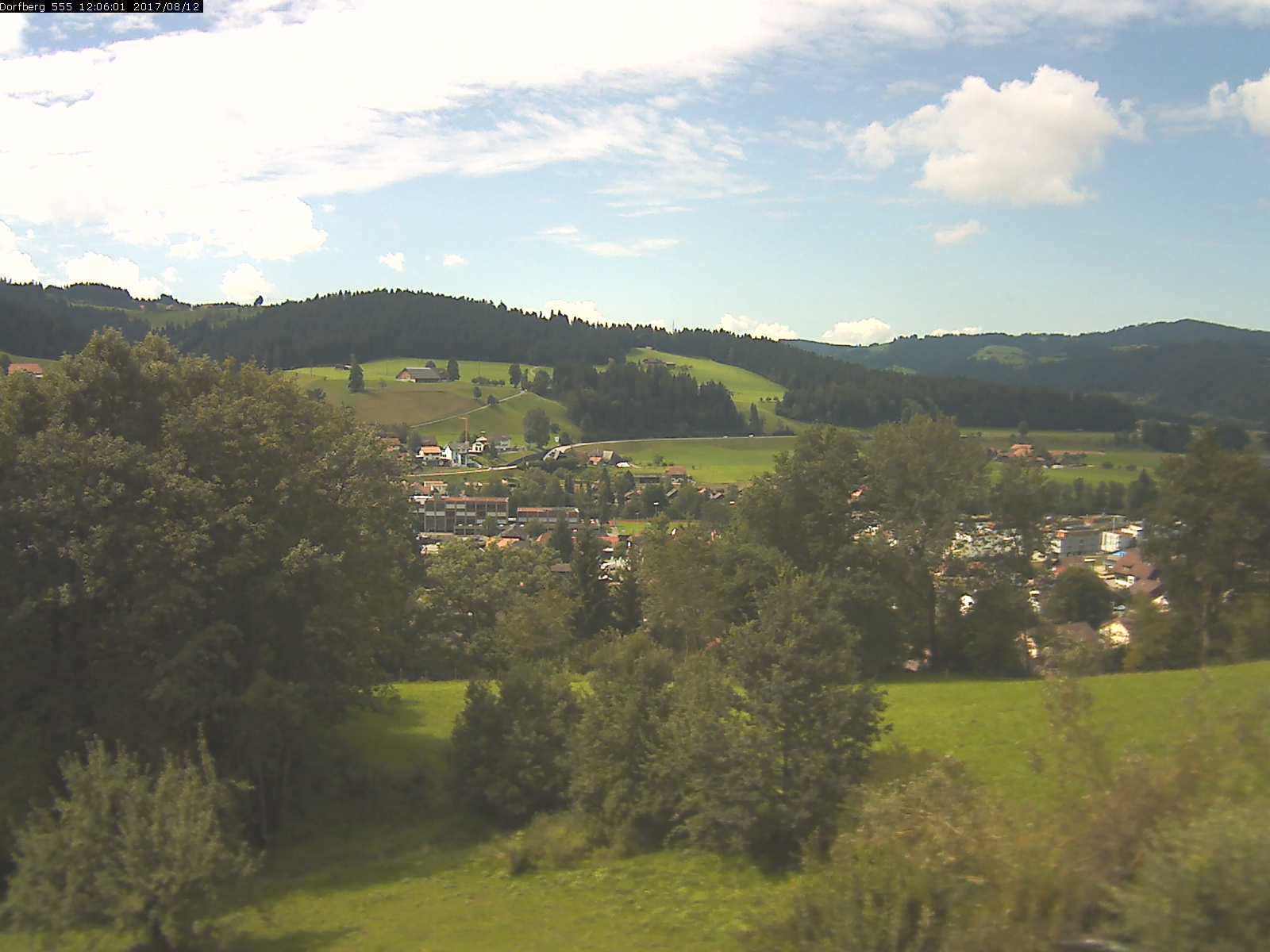 Webcam-Bild: Aussicht vom Dorfberg in Langnau 20170812-120601