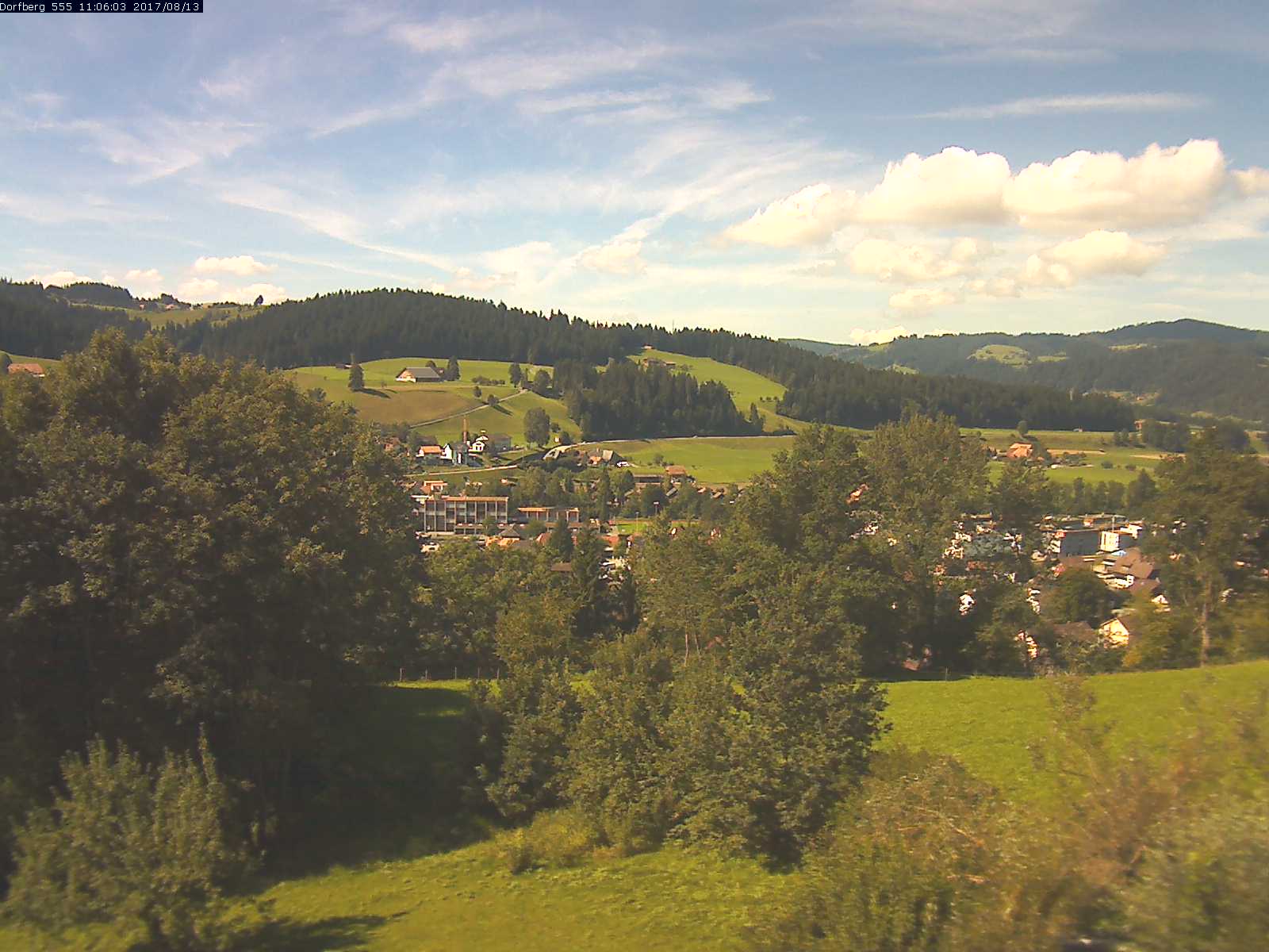 Webcam-Bild: Aussicht vom Dorfberg in Langnau 20170813-110601