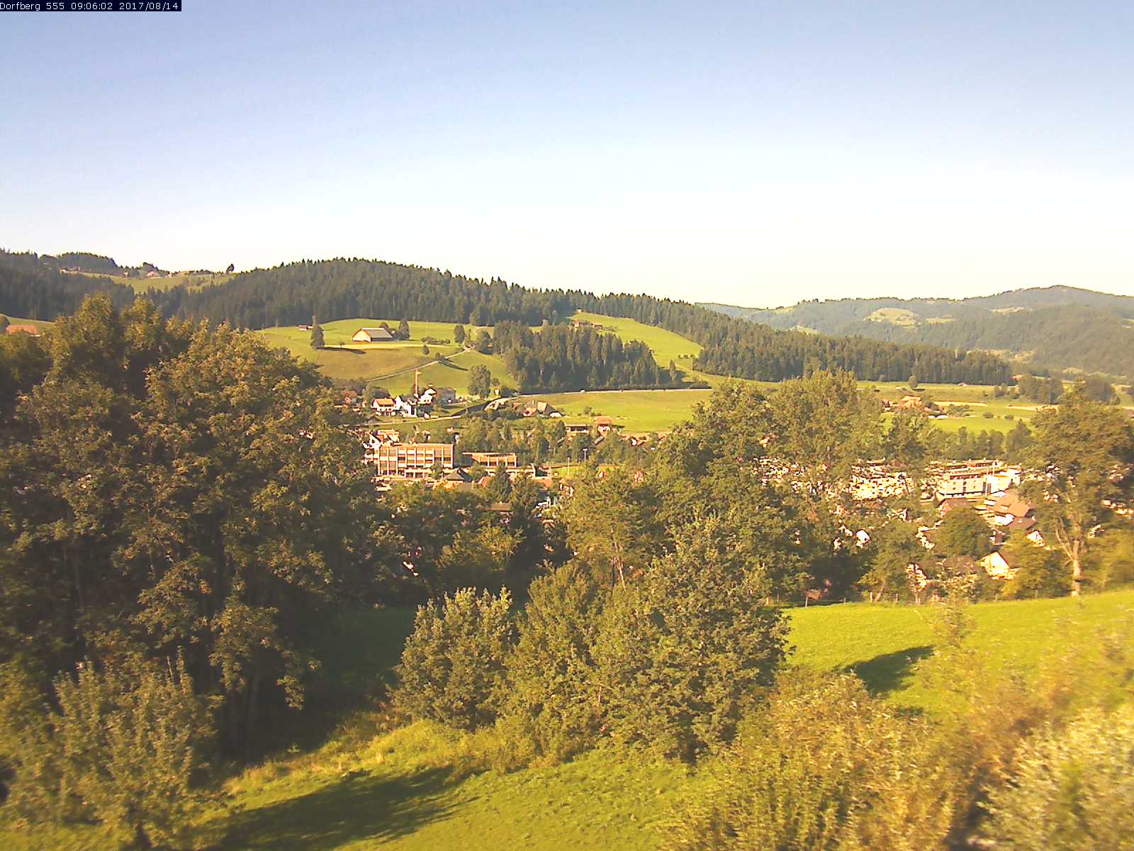 Webcam-Bild: Aussicht vom Dorfberg in Langnau 20170814-090601