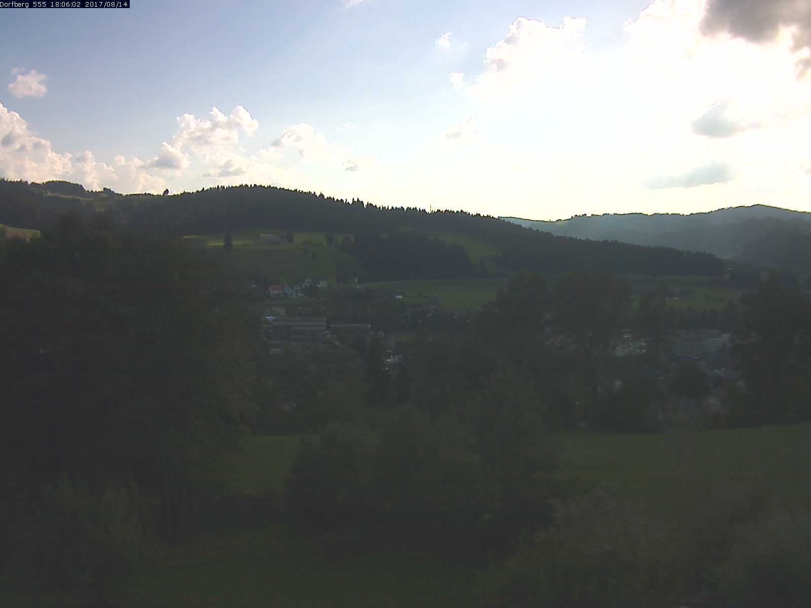 Webcam-Bild: Aussicht vom Dorfberg in Langnau 20170814-180601