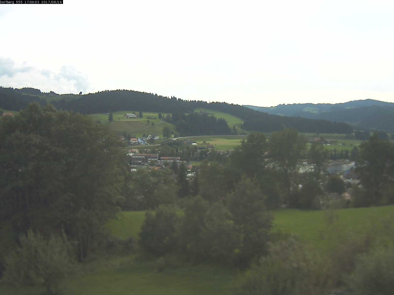 Webcam-Bild: Aussicht vom Dorfberg in Langnau 20170816-170601
