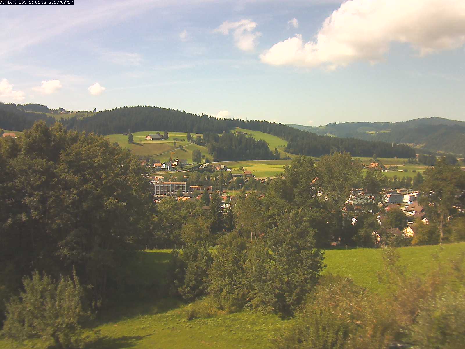 Webcam-Bild: Aussicht vom Dorfberg in Langnau 20170817-110601