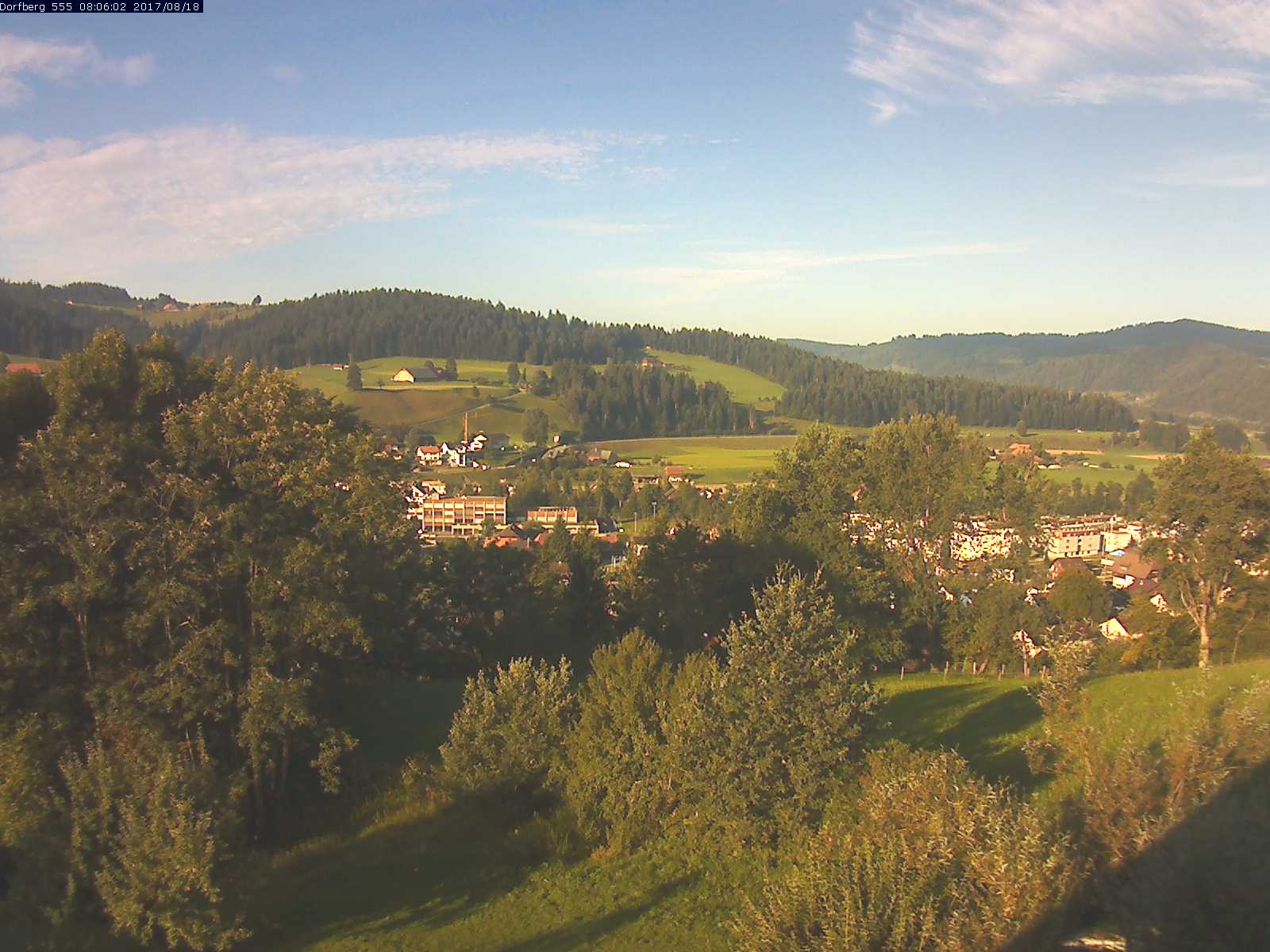 Webcam-Bild: Aussicht vom Dorfberg in Langnau 20170818-080601