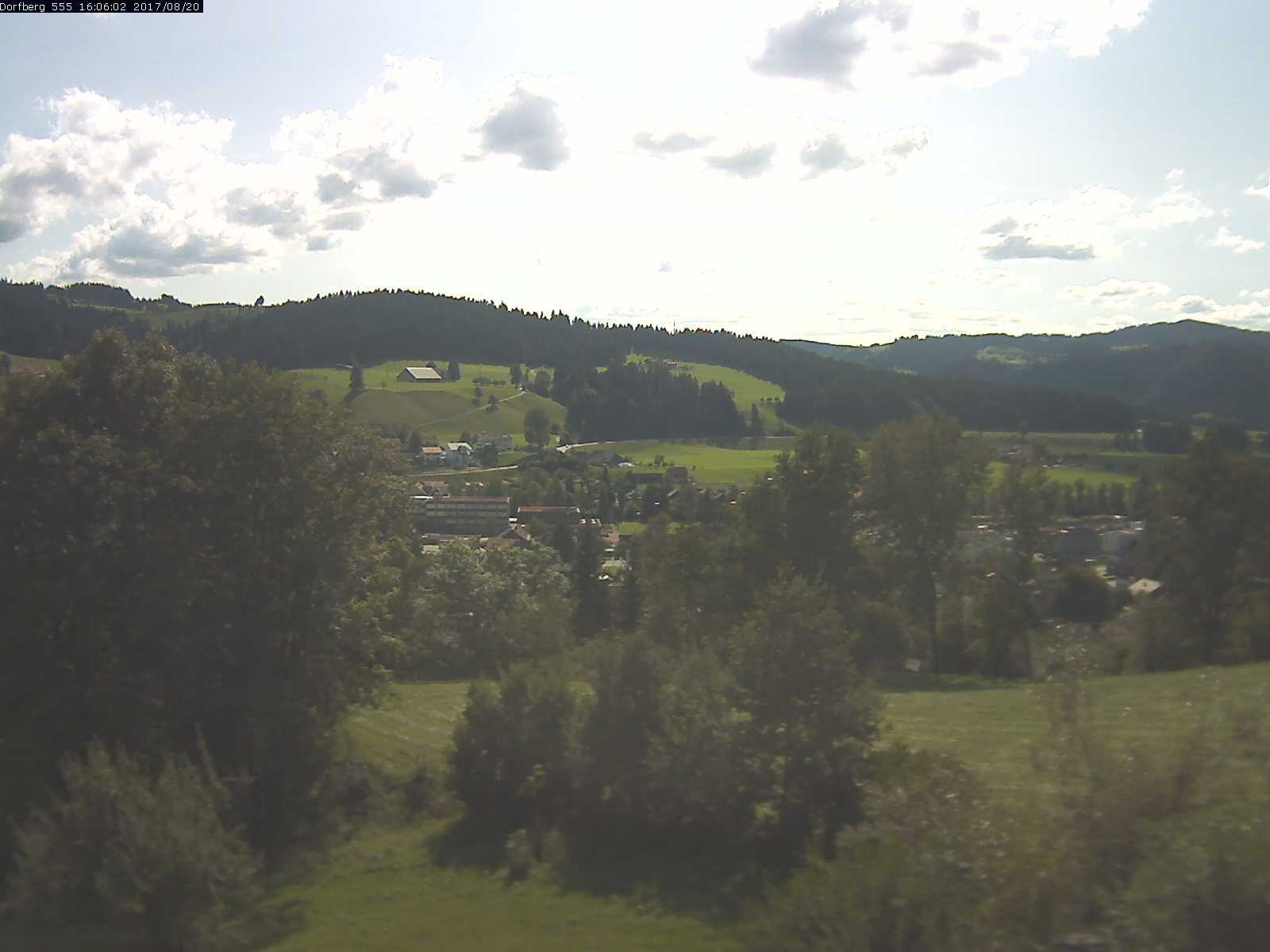 Webcam-Bild: Aussicht vom Dorfberg in Langnau 20170820-160601