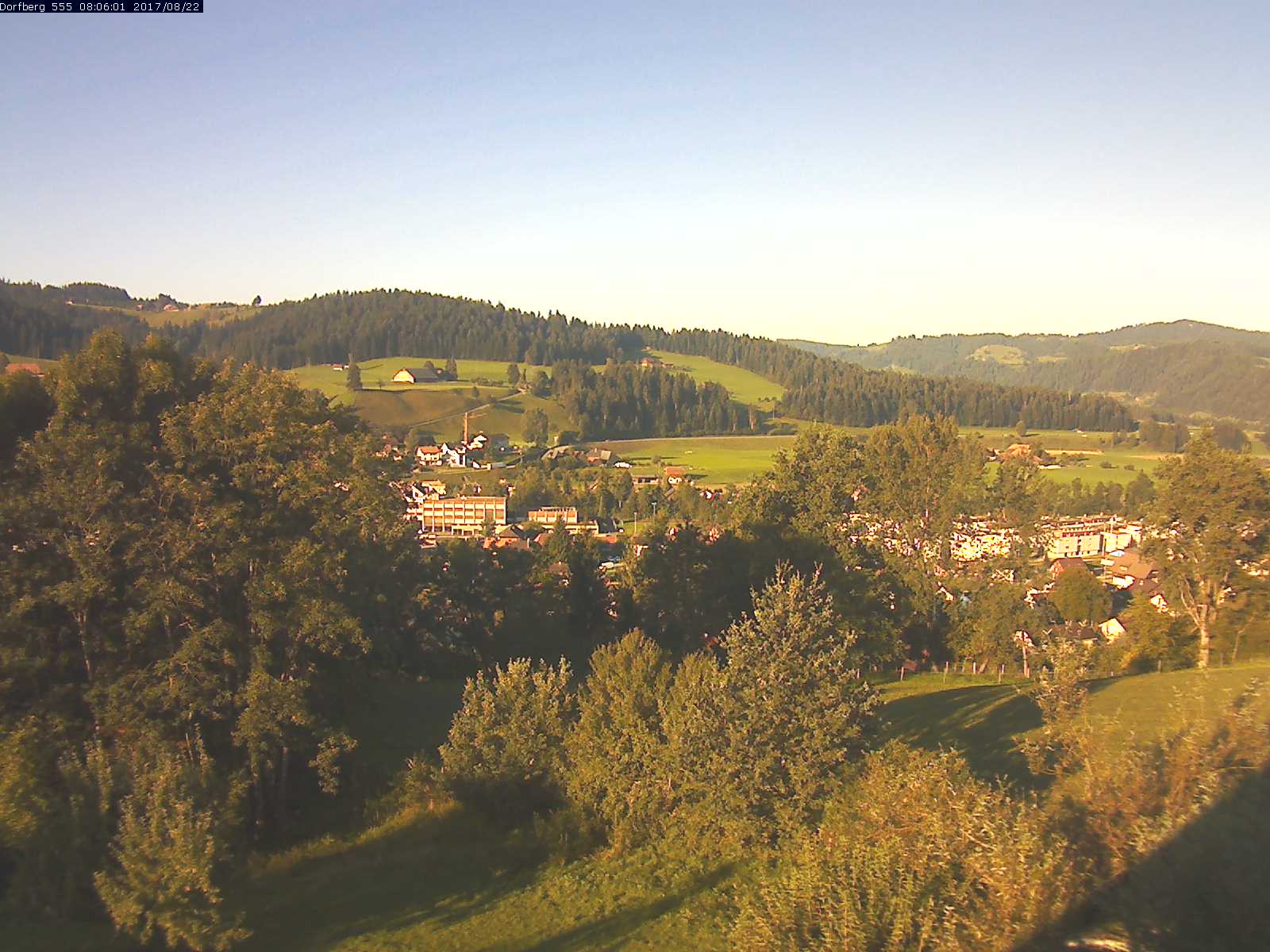 Webcam-Bild: Aussicht vom Dorfberg in Langnau 20170822-080601