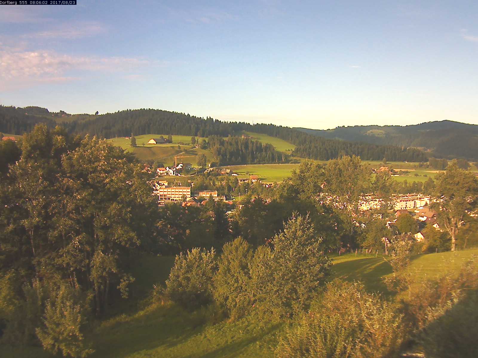 Webcam-Bild: Aussicht vom Dorfberg in Langnau 20170823-080601