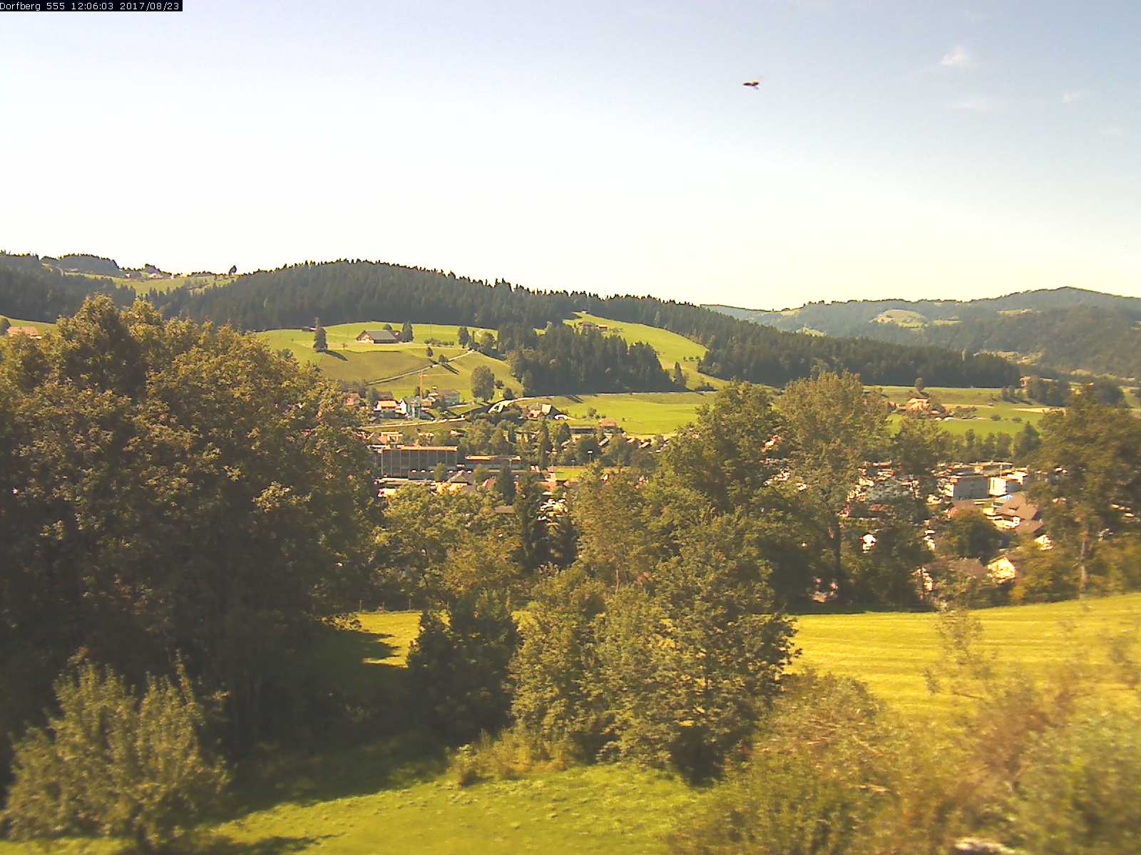 Webcam-Bild: Aussicht vom Dorfberg in Langnau 20170823-120602
