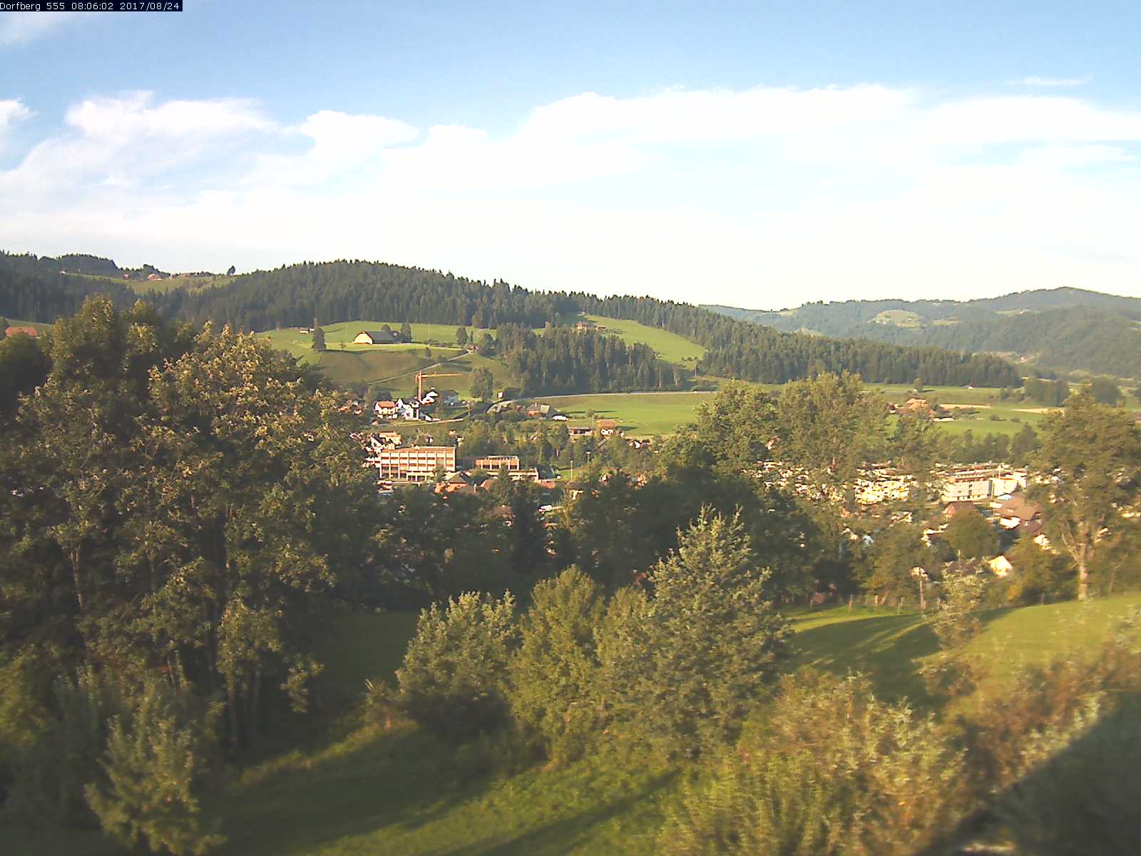 Webcam-Bild: Aussicht vom Dorfberg in Langnau 20170824-080601
