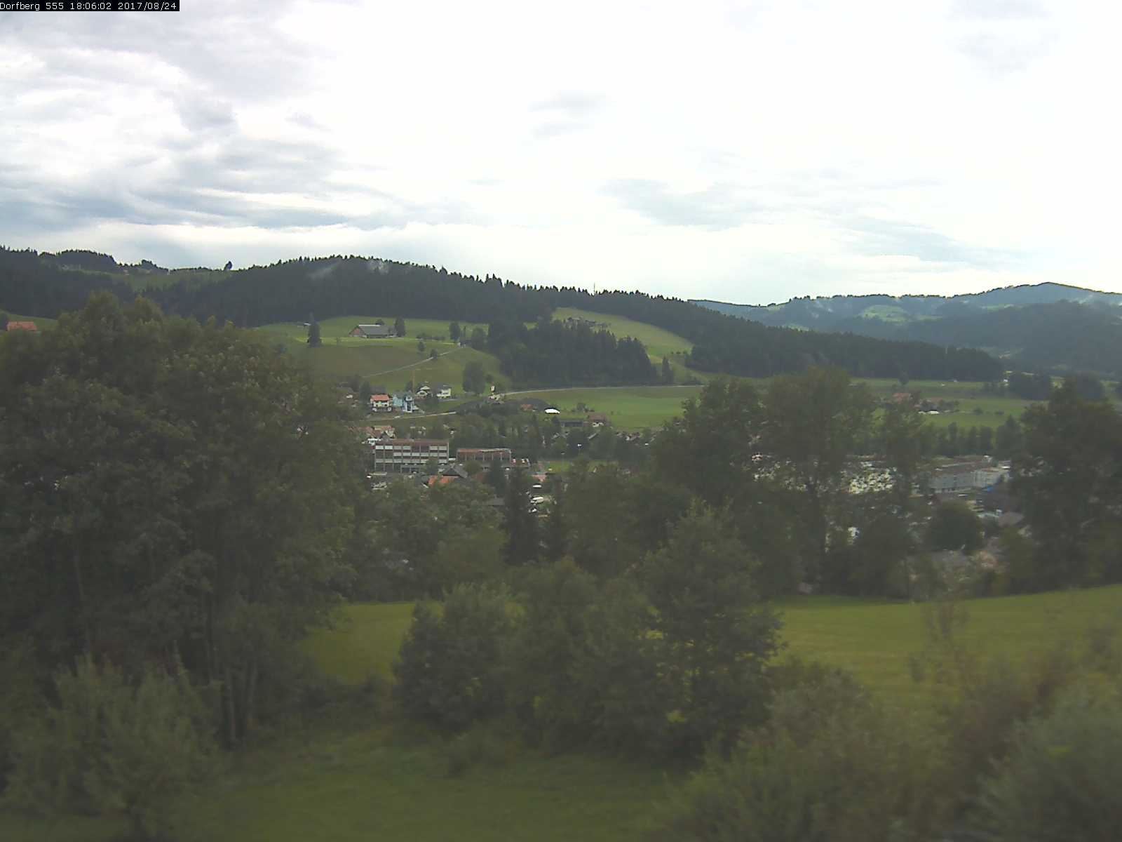 Webcam-Bild: Aussicht vom Dorfberg in Langnau 20170824-180601