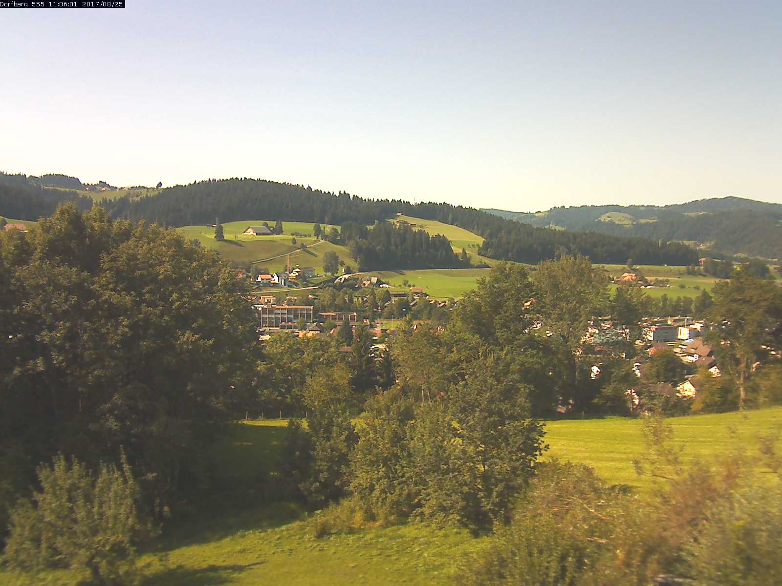 Webcam-Bild: Aussicht vom Dorfberg in Langnau 20170825-110601