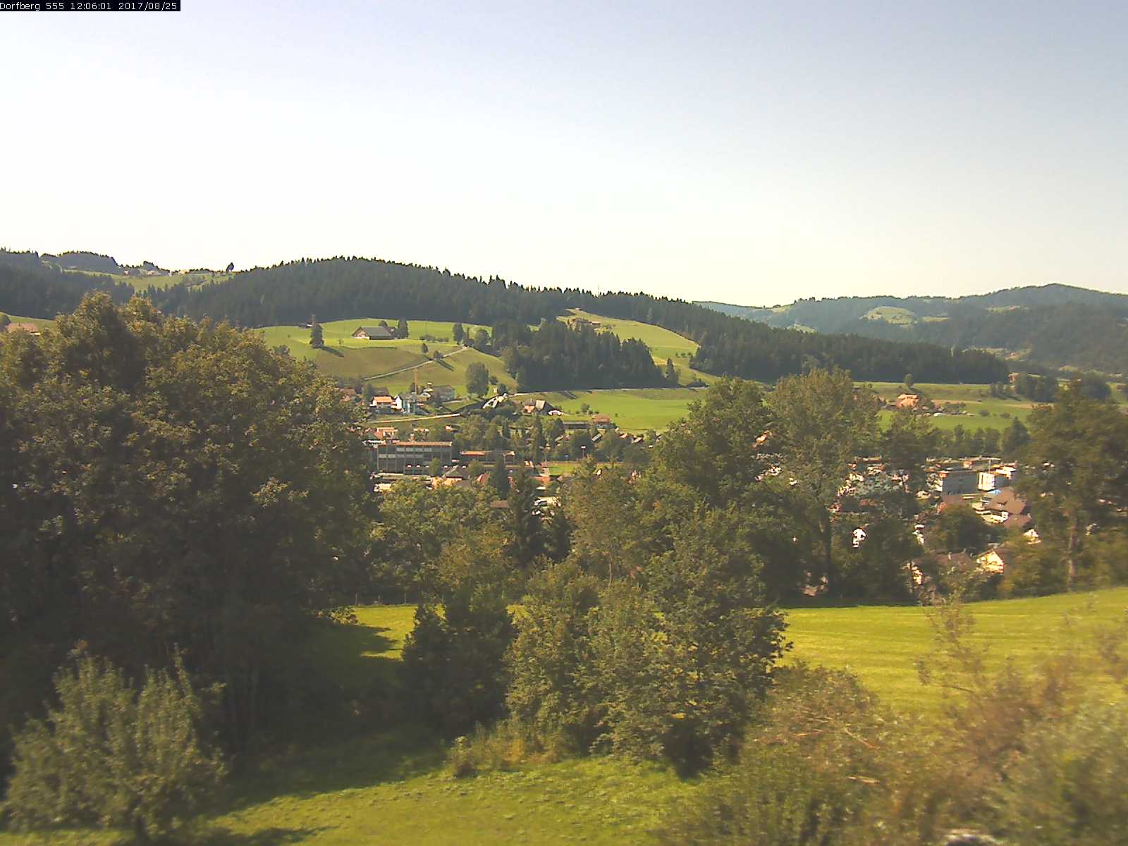 Webcam-Bild: Aussicht vom Dorfberg in Langnau 20170825-120601