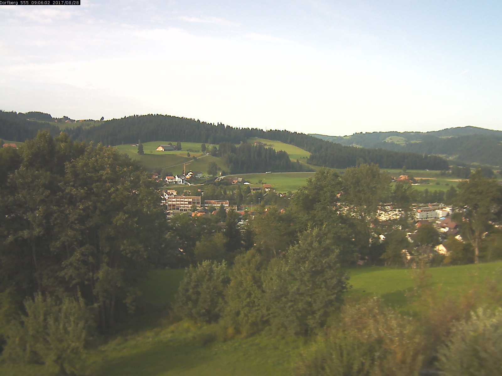 Webcam-Bild: Aussicht vom Dorfberg in Langnau 20170828-090601