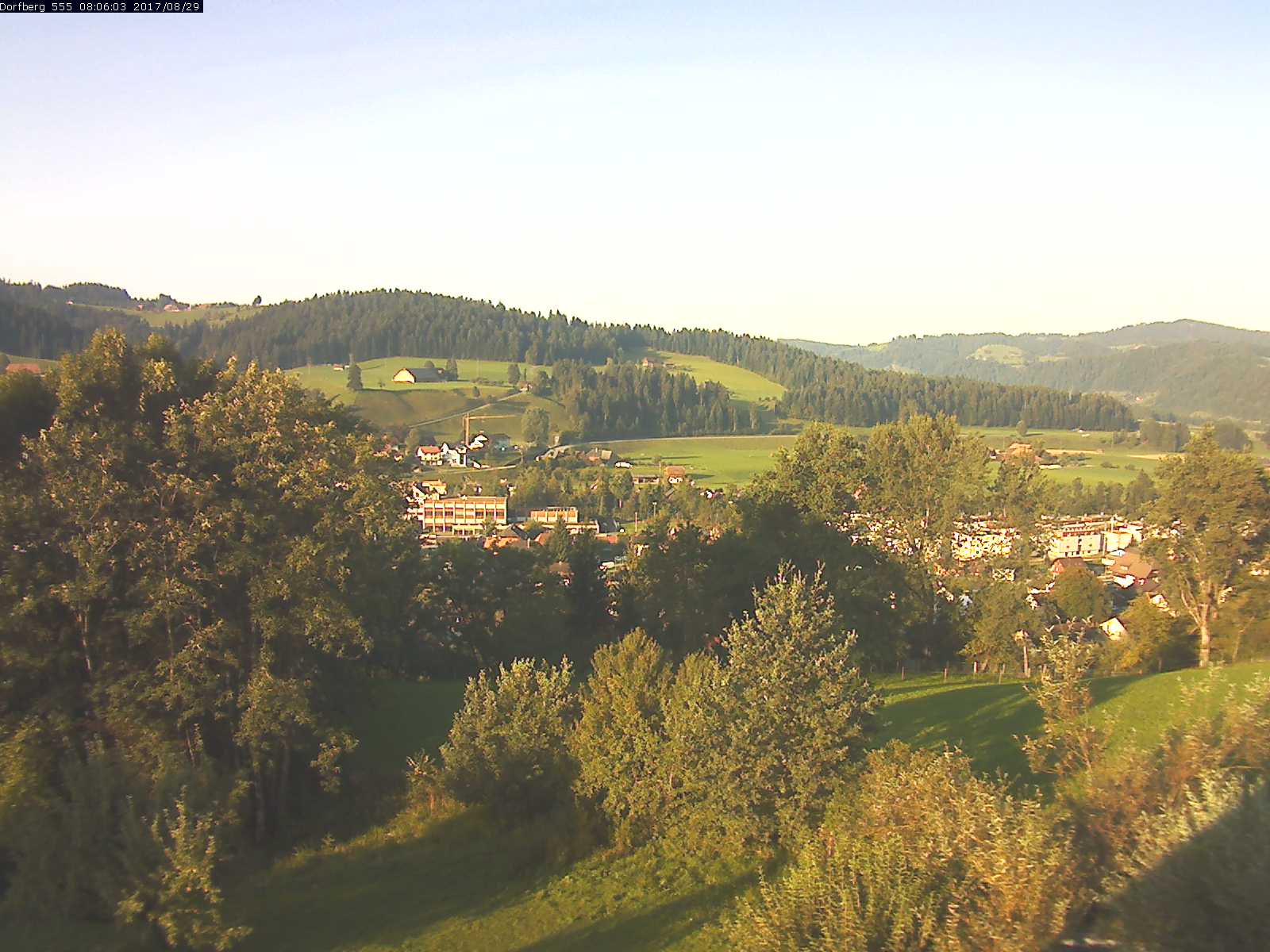 Webcam-Bild: Aussicht vom Dorfberg in Langnau 20170829-080601