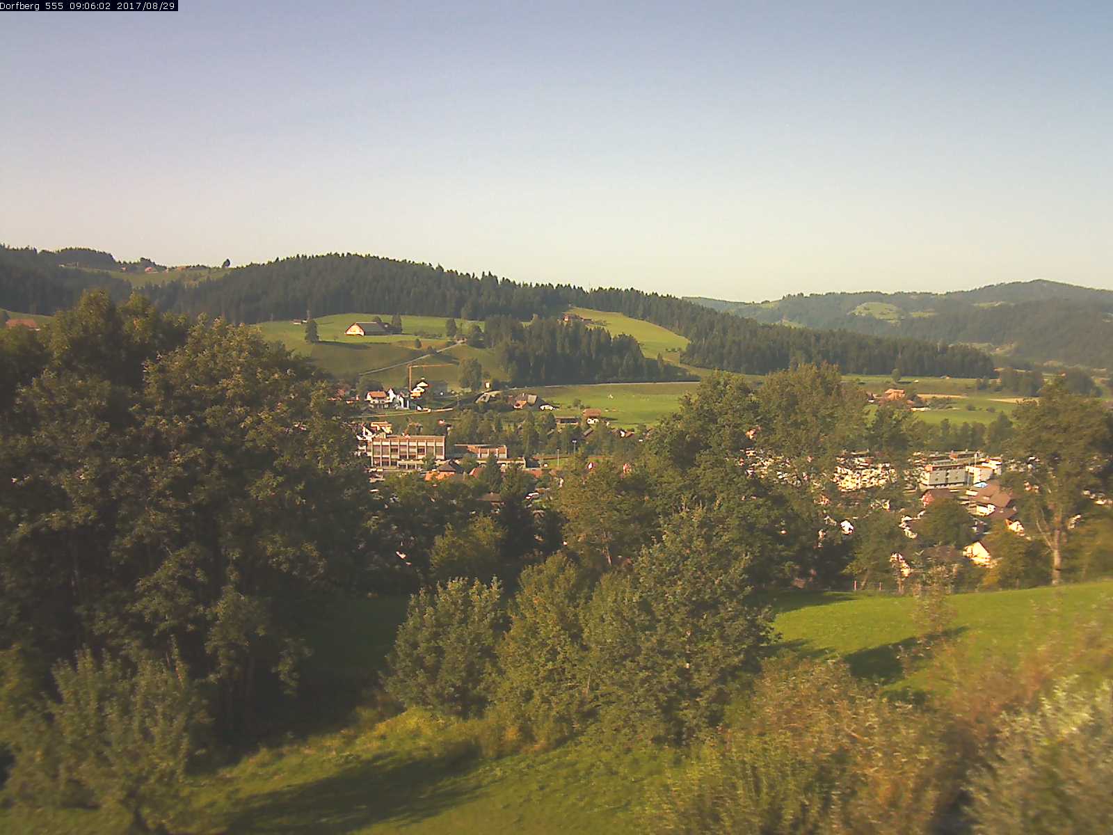 Webcam-Bild: Aussicht vom Dorfberg in Langnau 20170829-090601