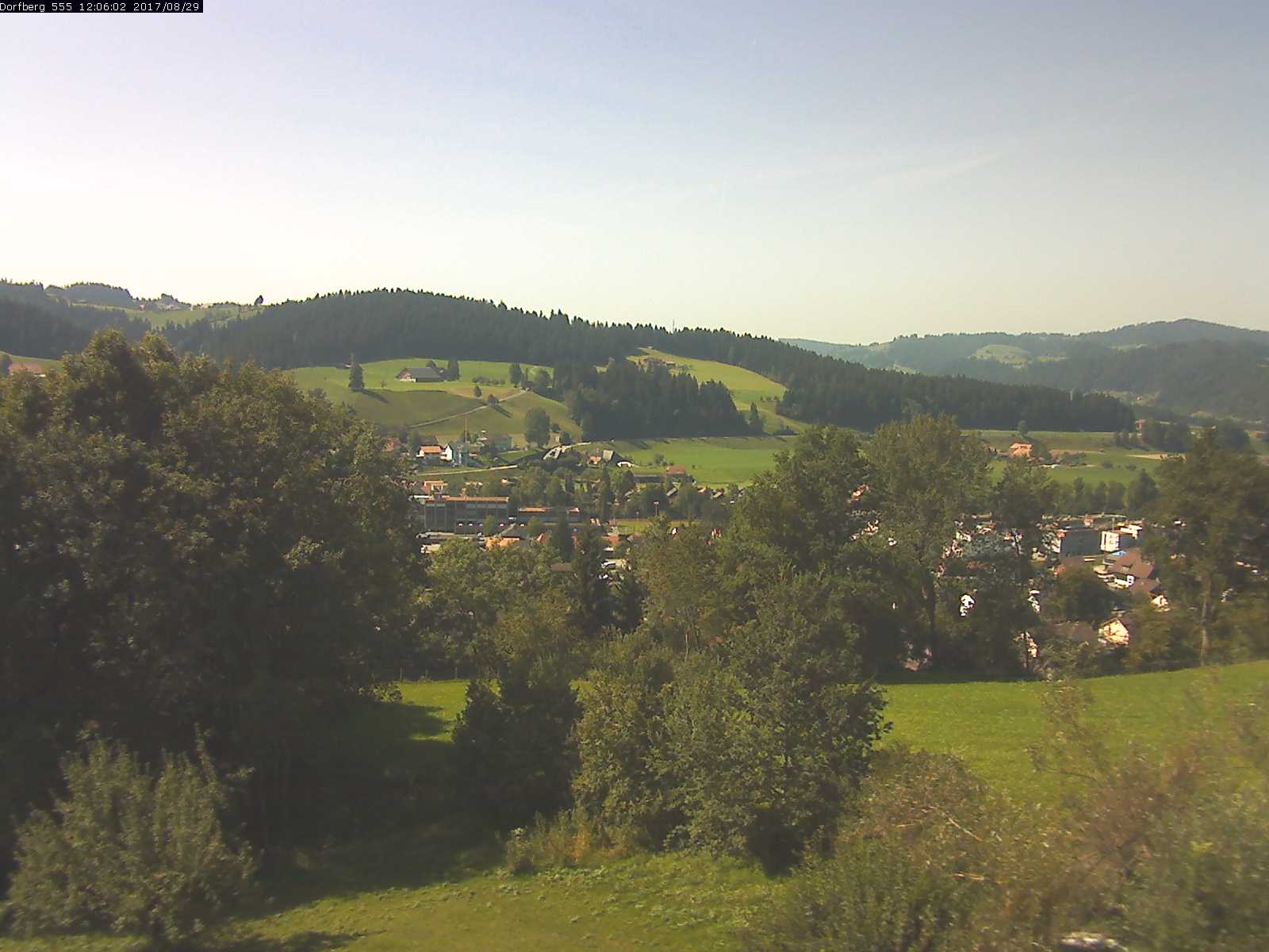 Webcam-Bild: Aussicht vom Dorfberg in Langnau 20170829-120601