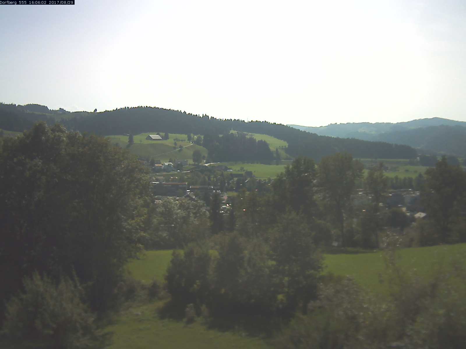 Webcam-Bild: Aussicht vom Dorfberg in Langnau 20170829-160601