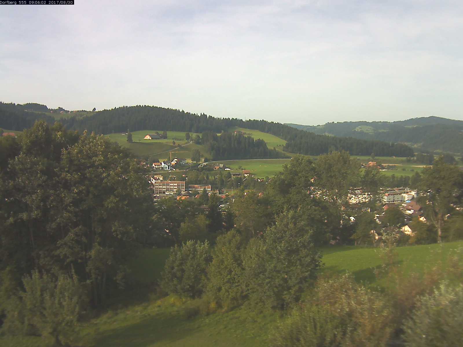 Webcam-Bild: Aussicht vom Dorfberg in Langnau 20170830-090601