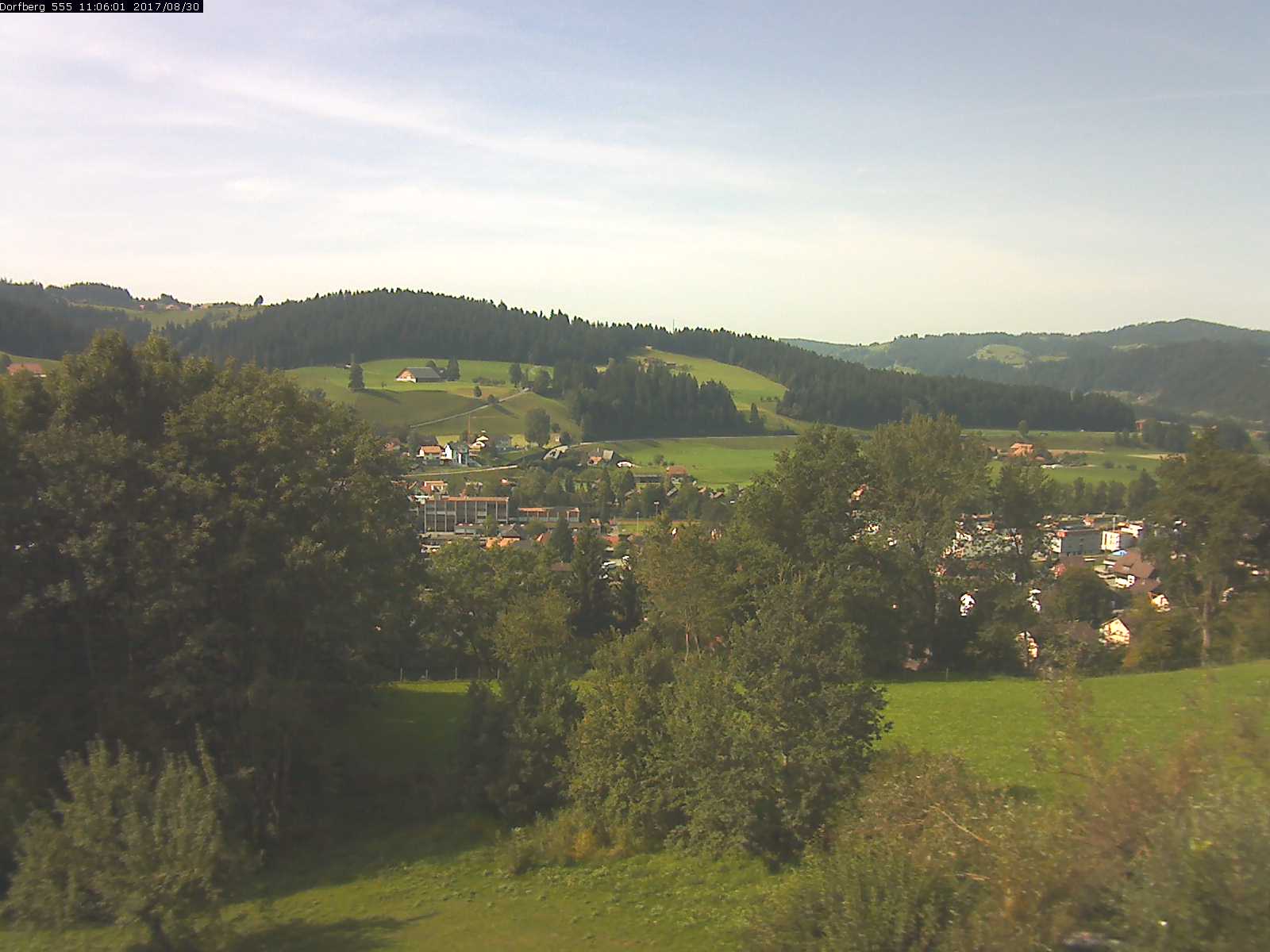 Webcam-Bild: Aussicht vom Dorfberg in Langnau 20170830-110601