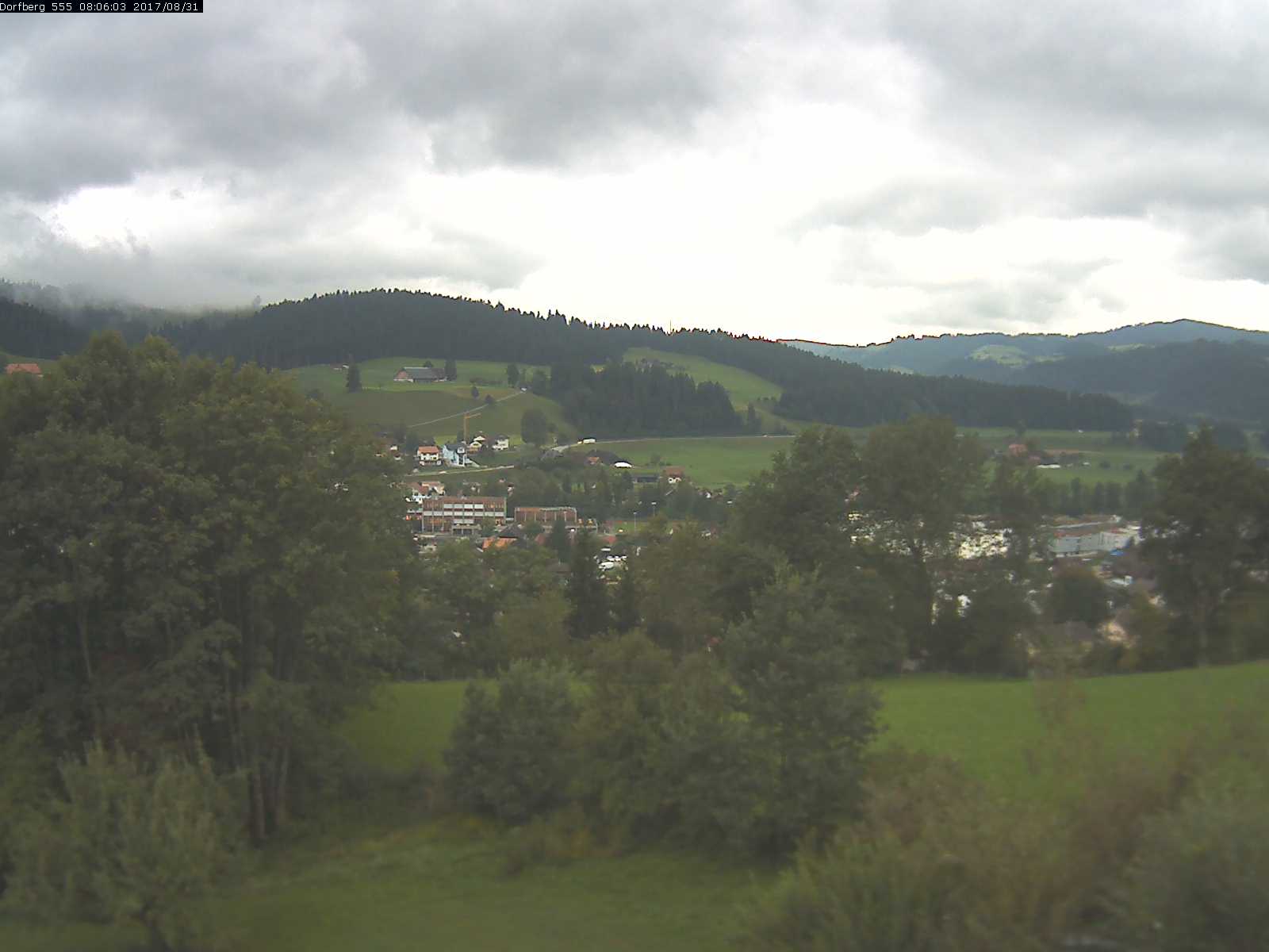 Webcam-Bild: Aussicht vom Dorfberg in Langnau 20170831-080601