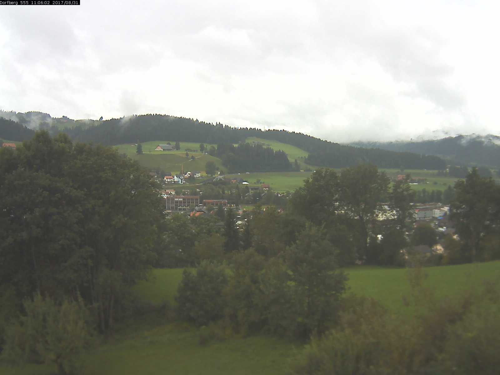 Webcam-Bild: Aussicht vom Dorfberg in Langnau 20170831-110601