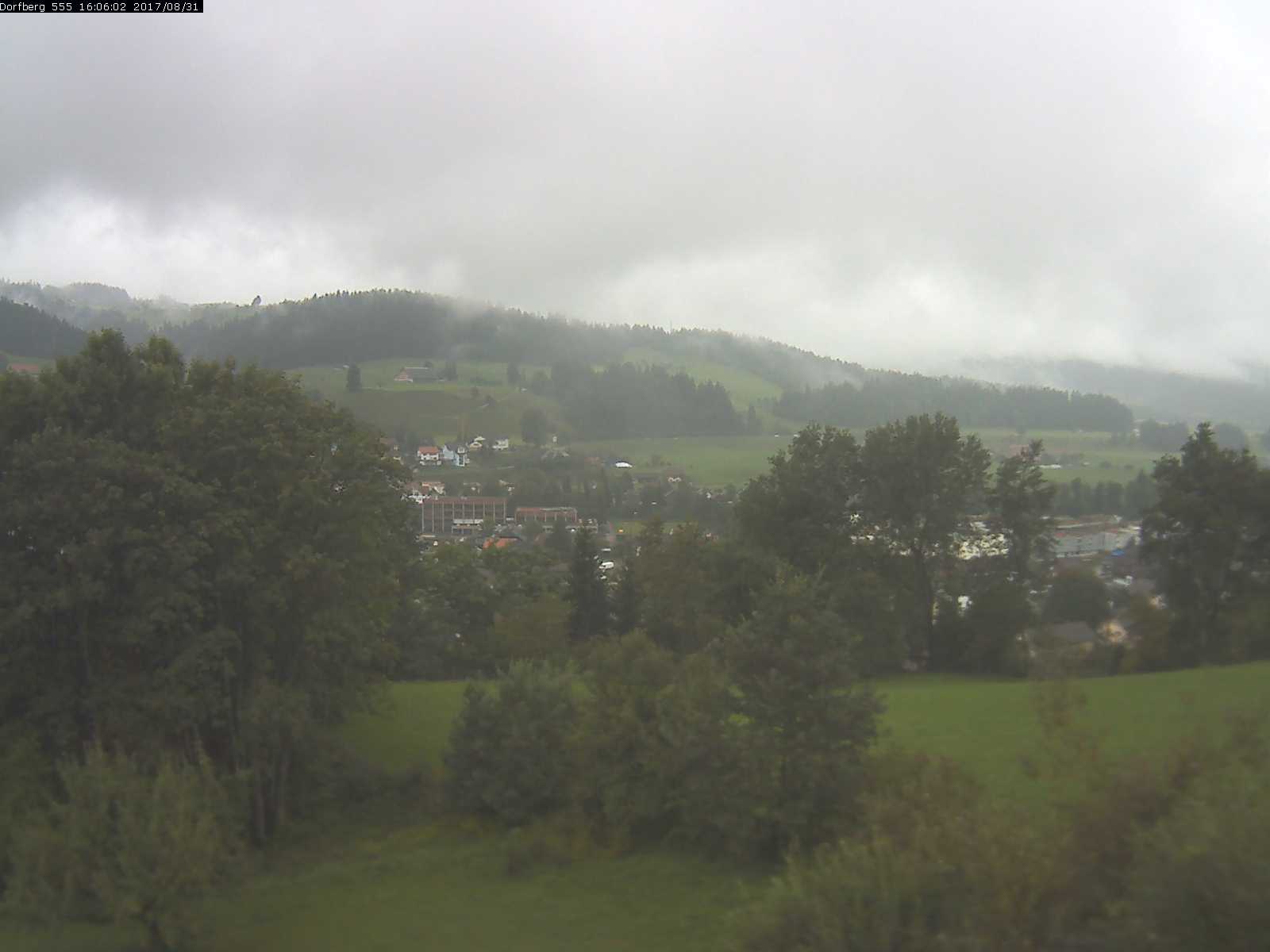 Webcam-Bild: Aussicht vom Dorfberg in Langnau 20170831-160601