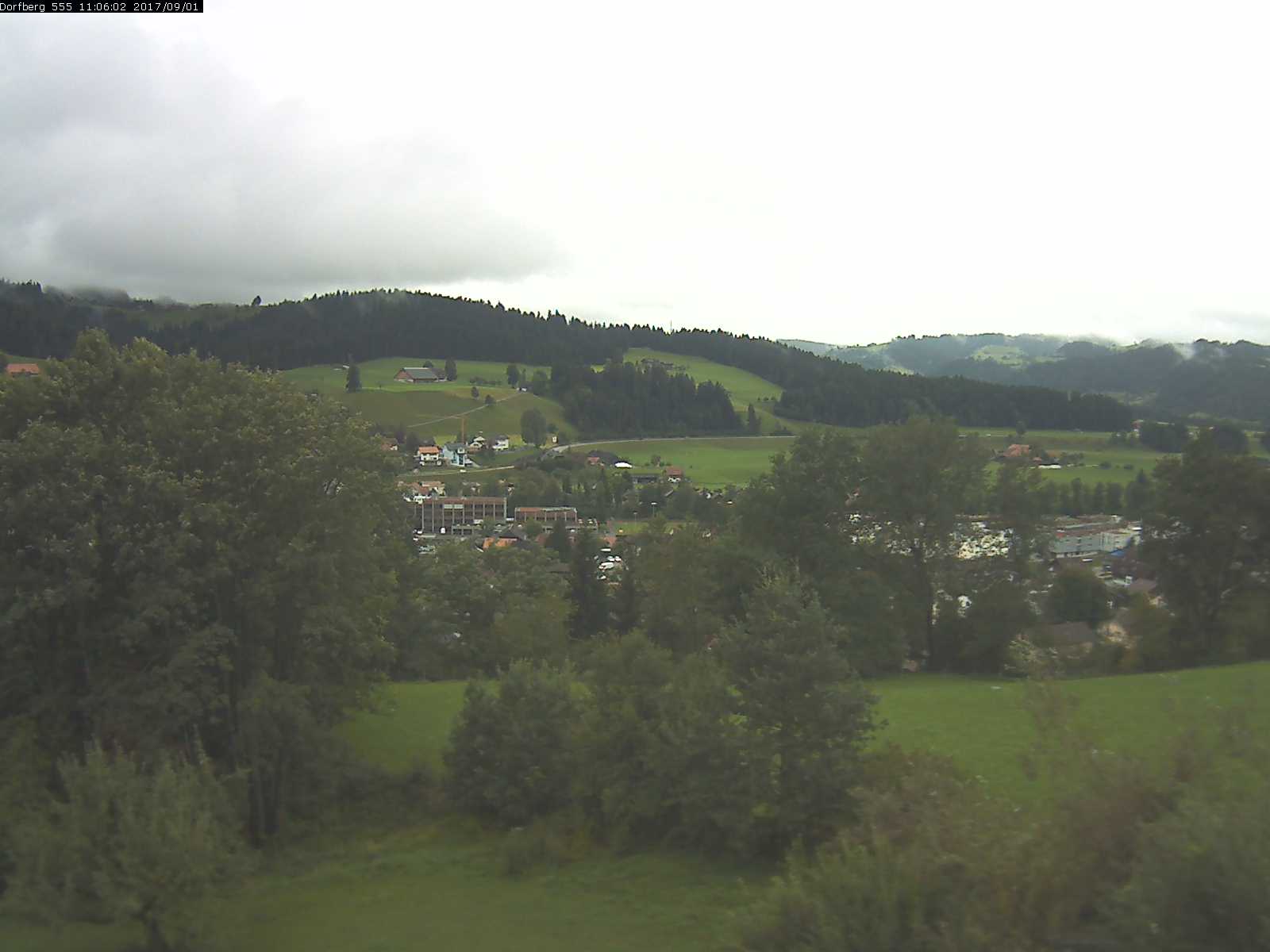 Webcam-Bild: Aussicht vom Dorfberg in Langnau 20170901-110601