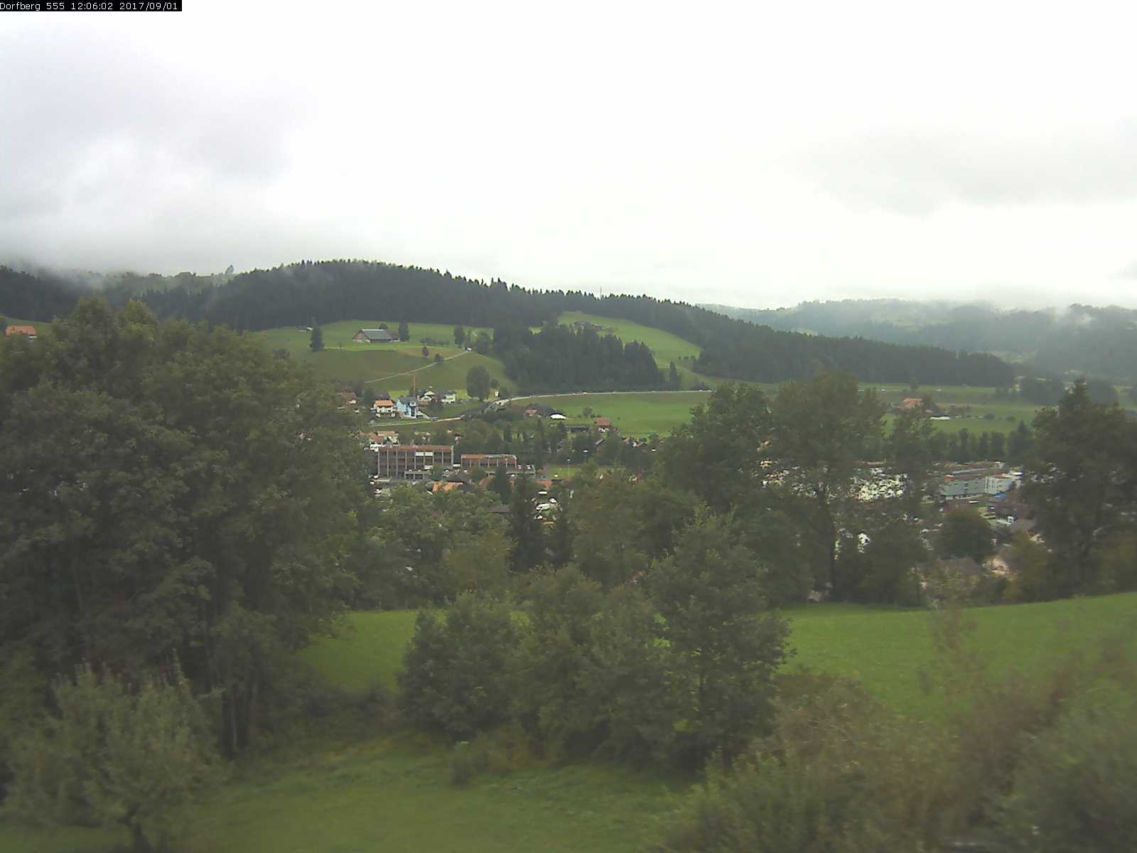 Webcam-Bild: Aussicht vom Dorfberg in Langnau 20170901-120601