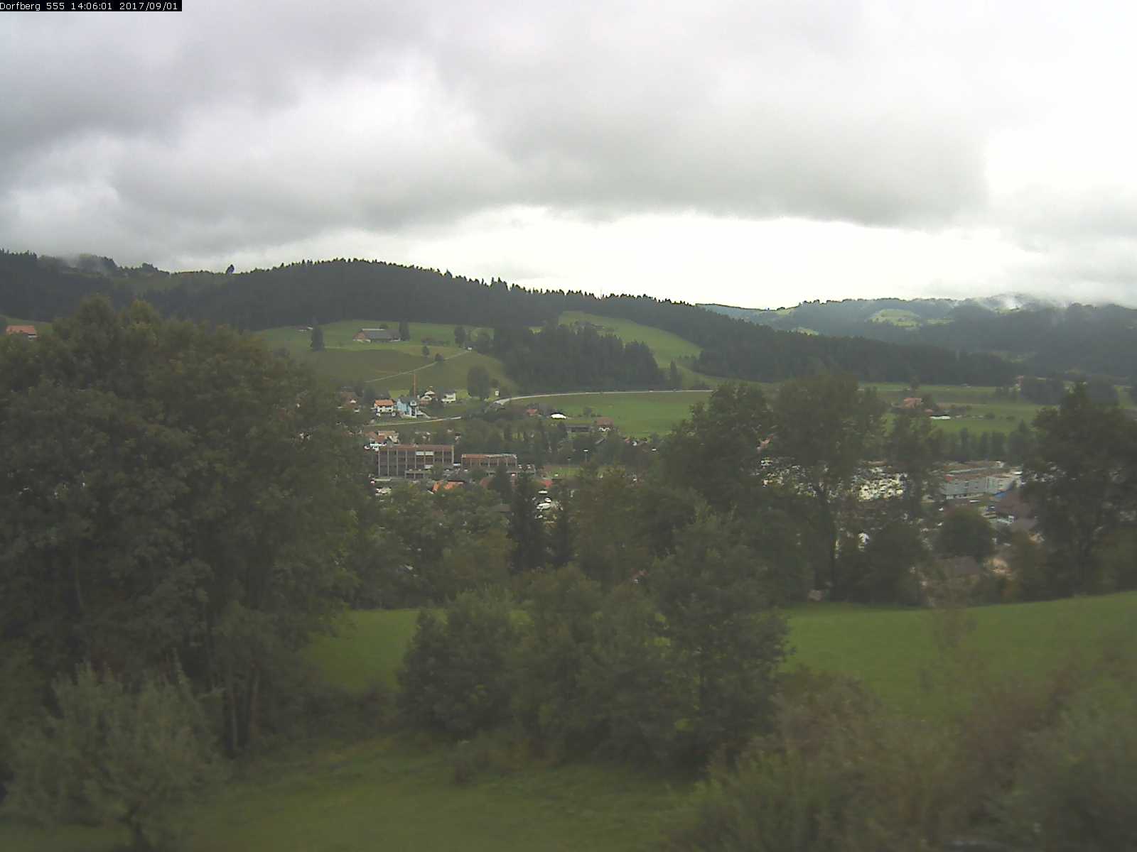Webcam-Bild: Aussicht vom Dorfberg in Langnau 20170901-140601